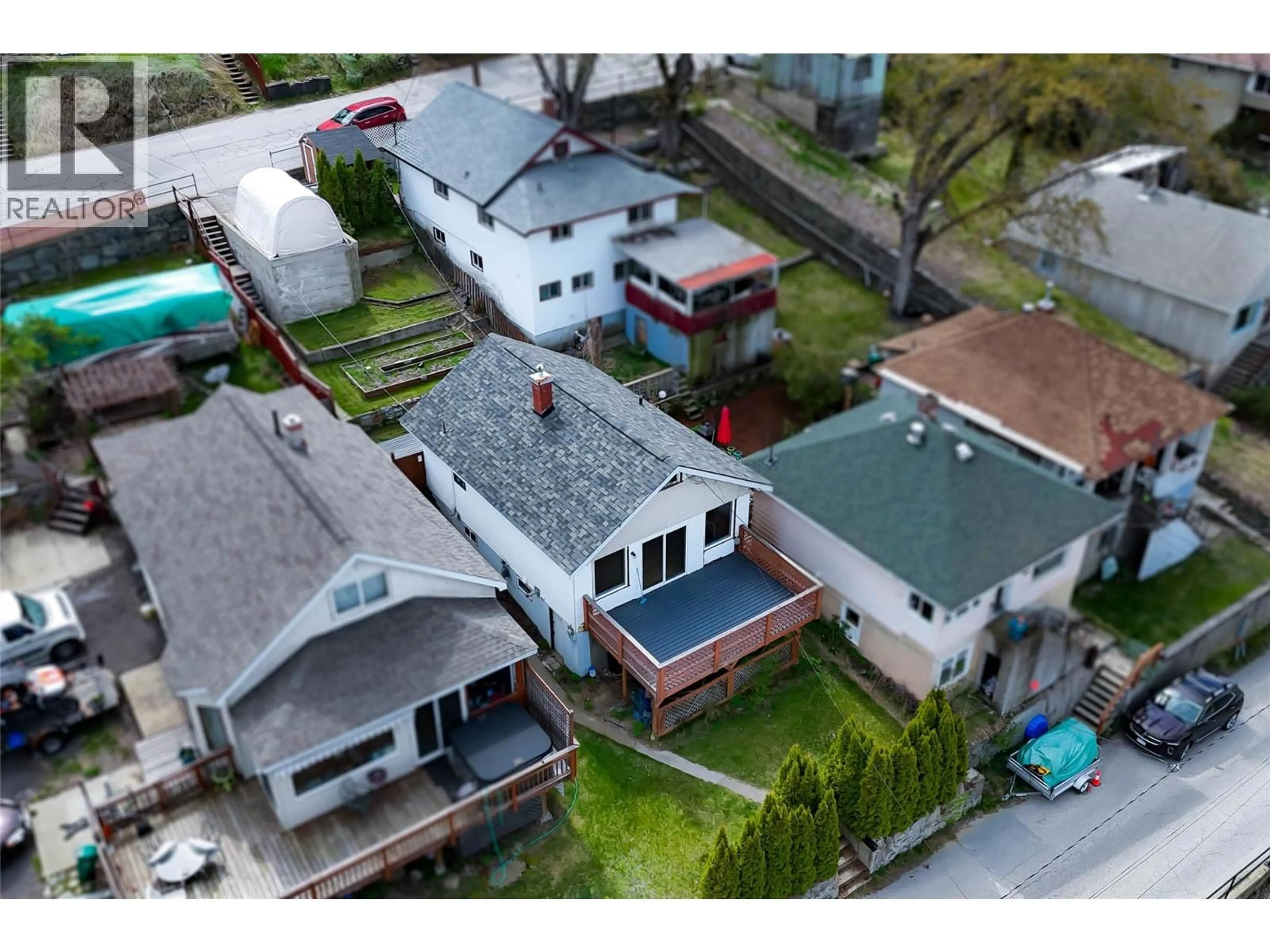 A pic from outside/outdoor area/front of a property/back of a property/a pic from drone, street for 2224 TOPPING STREET, Trail British Columbia V1R4G5