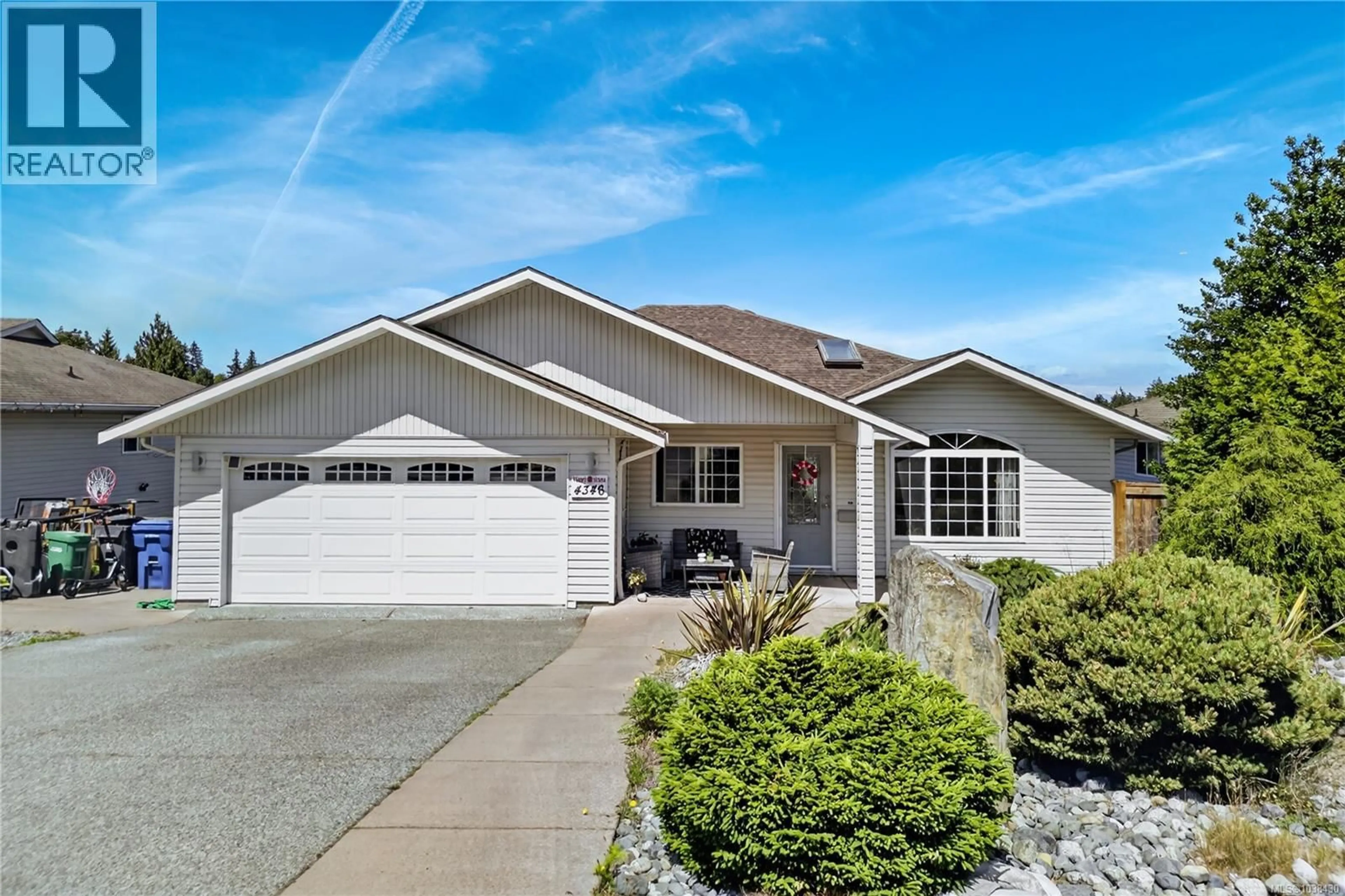 Home with vinyl exterior material, street for 4346 GULFVIEW DRIVE, Nanaimo British Columbia V9T6K4