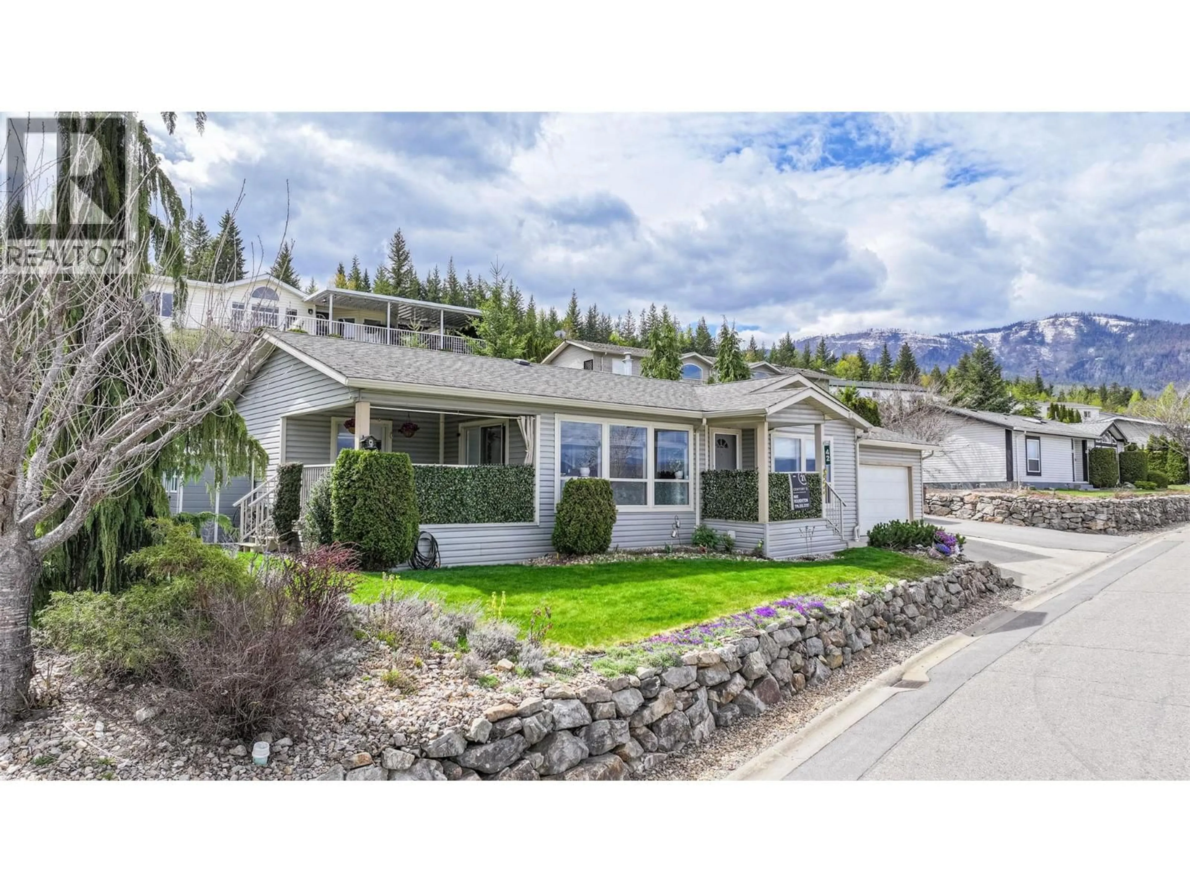 Home with vinyl exterior material, mountain view for 42 - 1510 TRANS CANADA HIGHWAY, Sorrento British Columbia V0E2W2