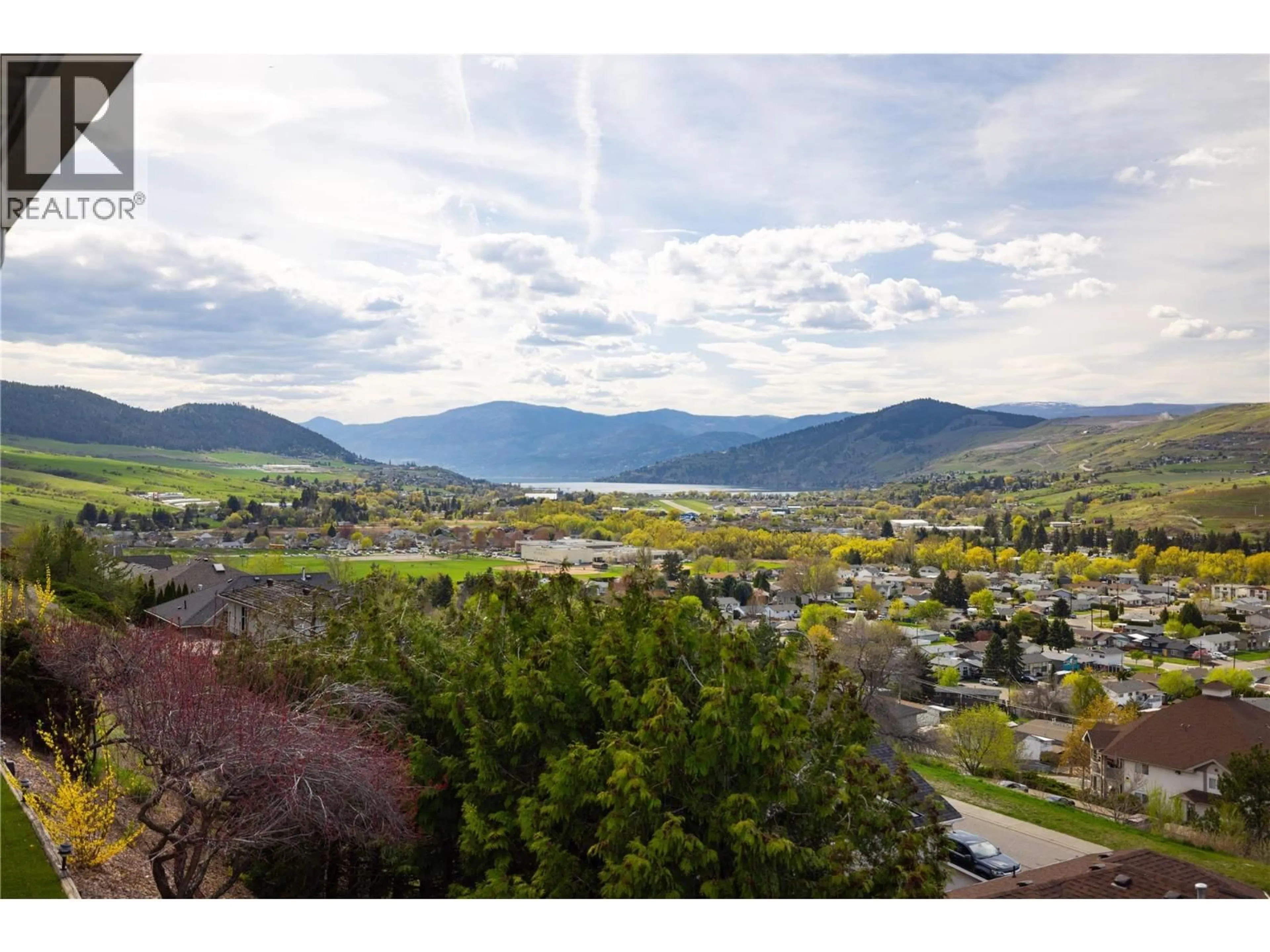 A pic from outside/outdoor area/front of a property/back of a property/a pic from drone, mountain view for 4805 VALLEYVIEW PLACE, Vernon British Columbia V1T9L6