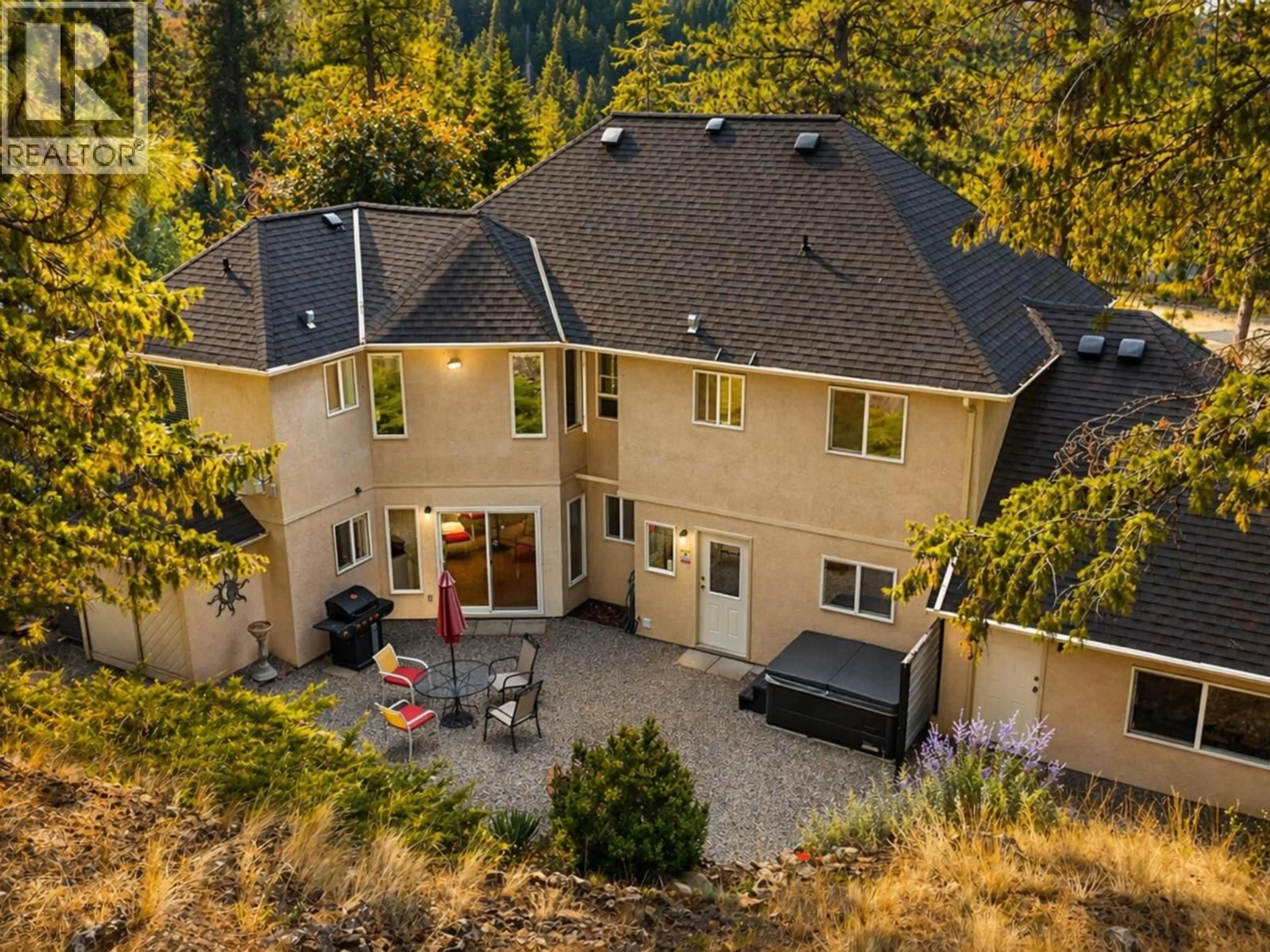 A pic from outside/outdoor area/front of a property/back of a property/a pic from drone, unknown for 115 PAR BOULEVARD, Kaleden British Columbia V0H1K0