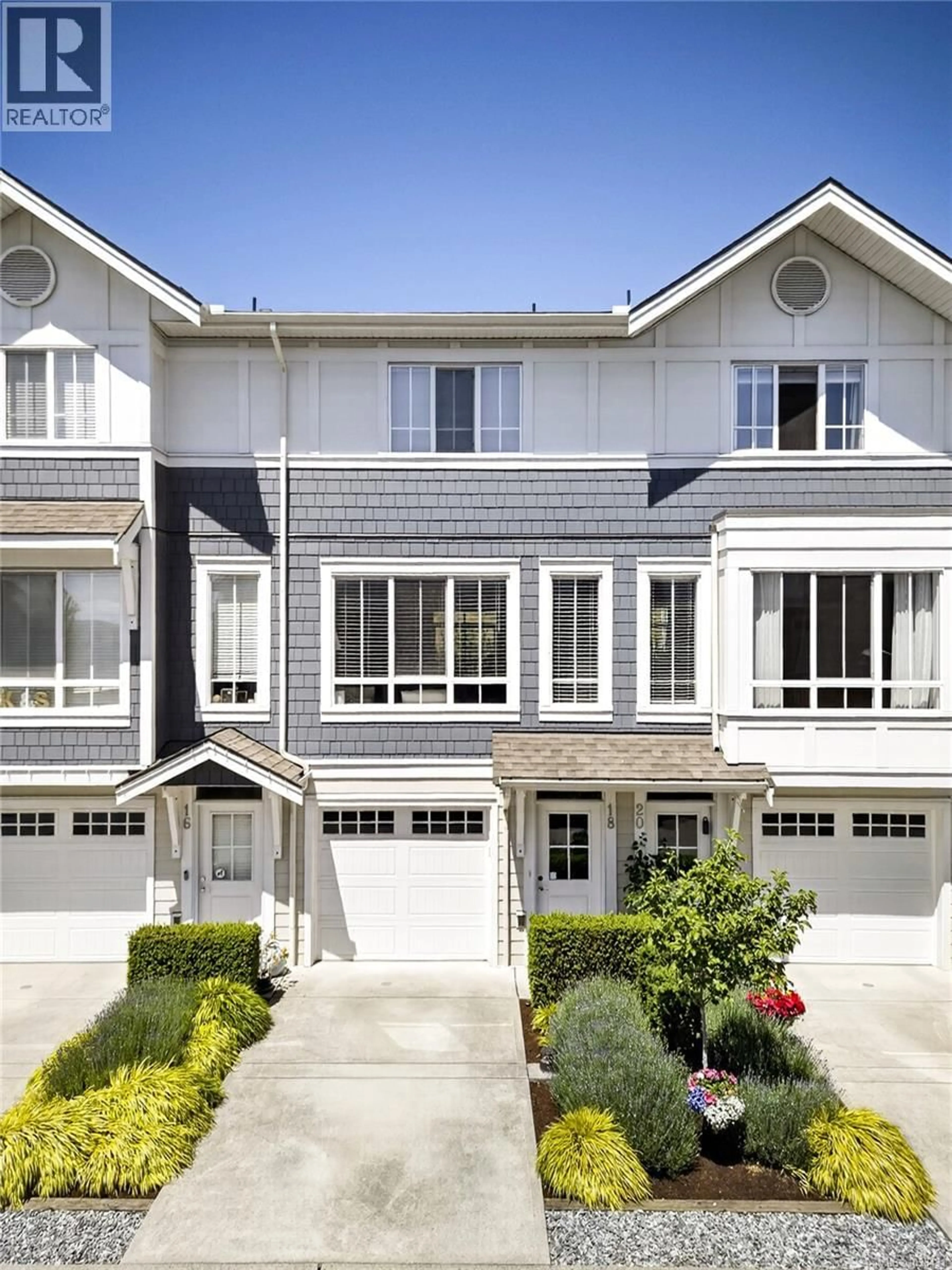 Home with vinyl exterior material, street for 18 - 370 LATORIA BOULEVARD, Colwood British Columbia V9C0N9