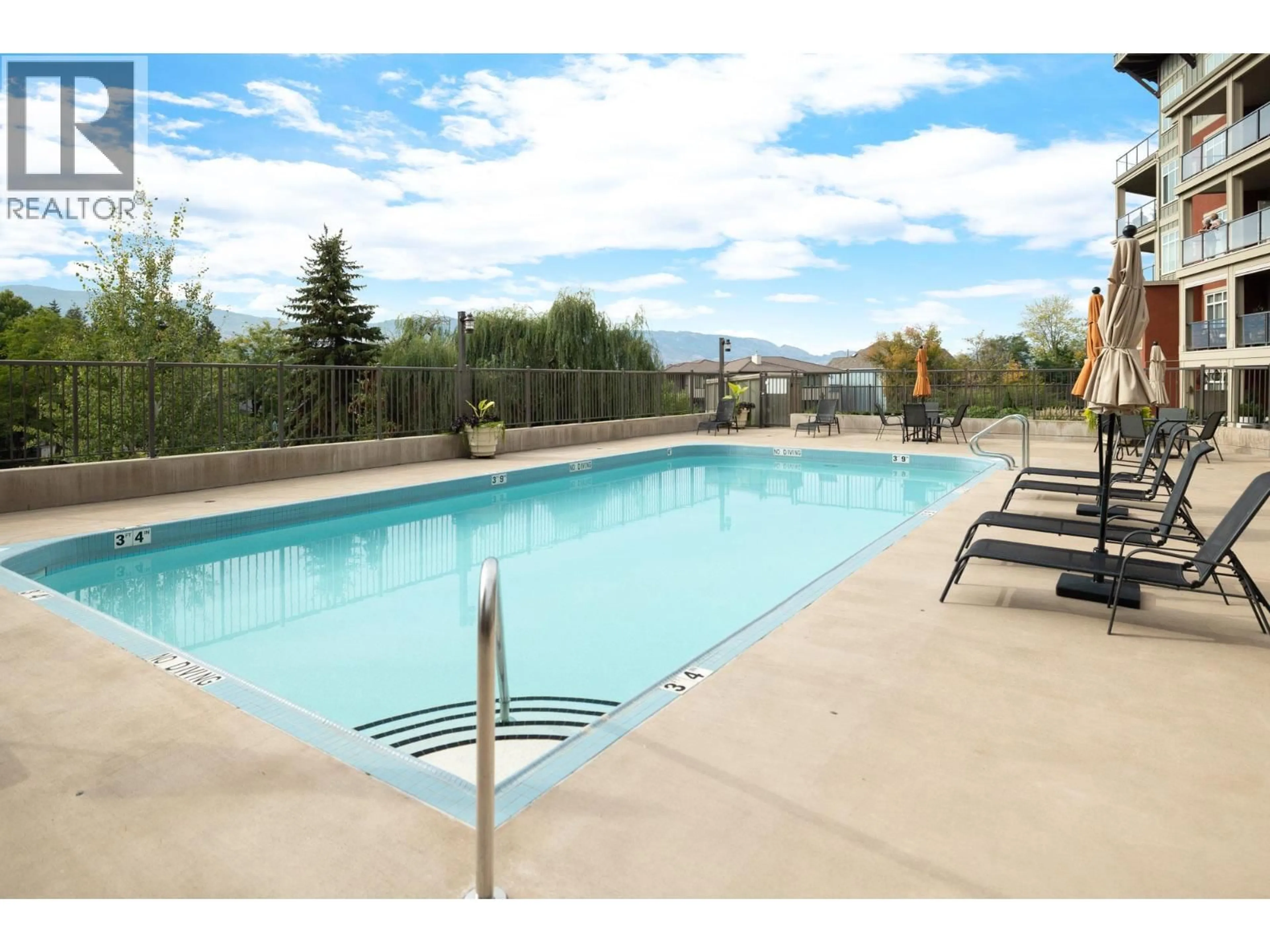 Pool for 204 - 3865 TRUSWELL ROAD, Kelowna British Columbia V1W3K9