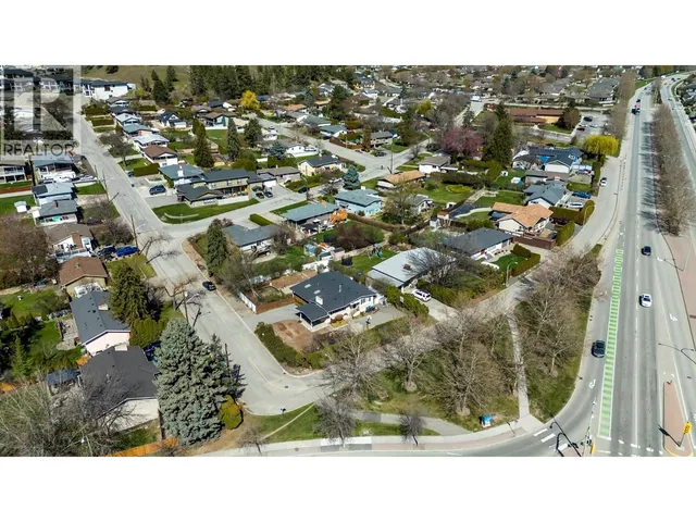 707 GLENBURN STREET, Kelowna 5