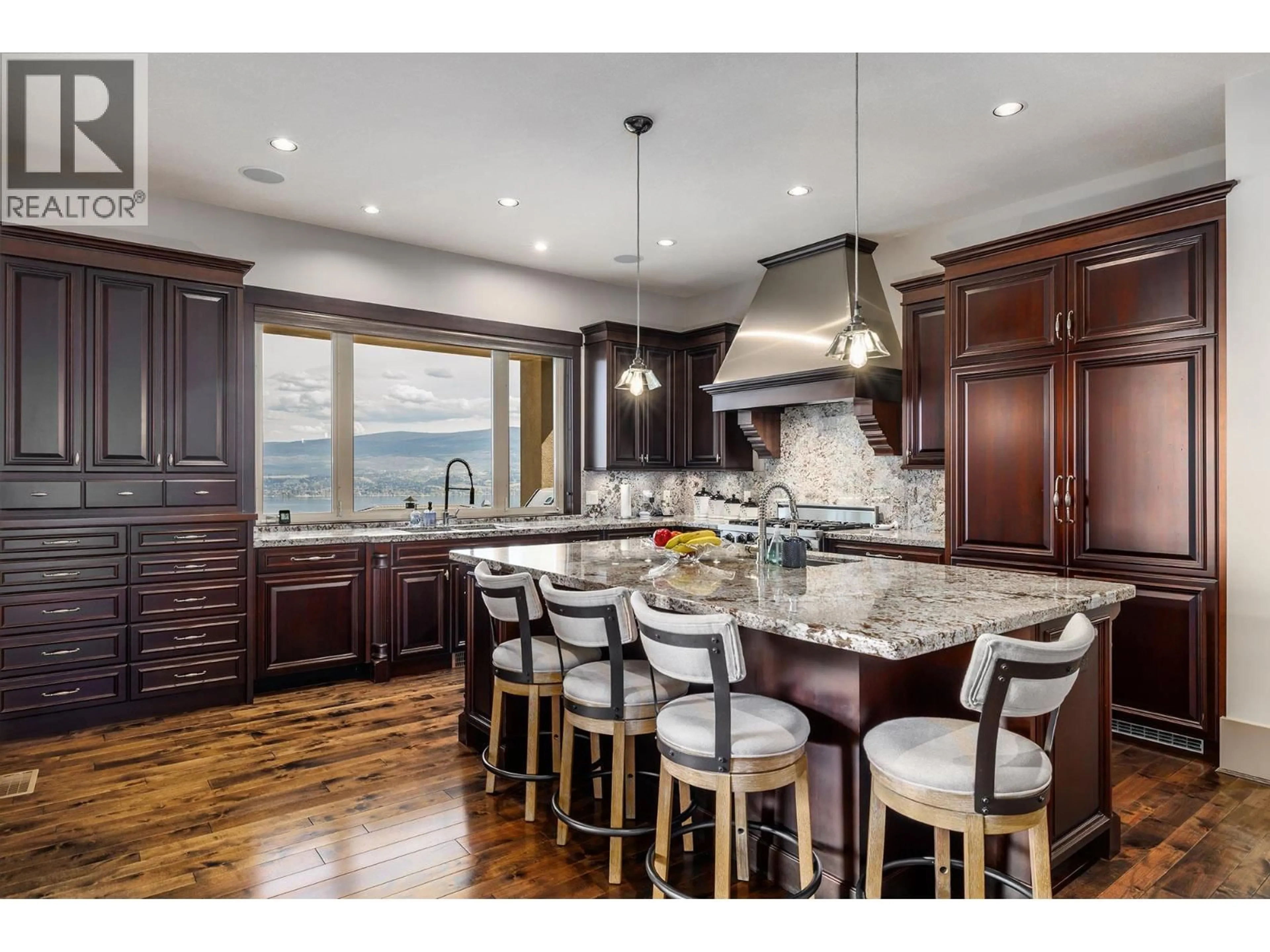 Open concept kitchen, unknown for 1524 VINEYARD DRIVE, West Kelowna British Columbia V4T2Y7