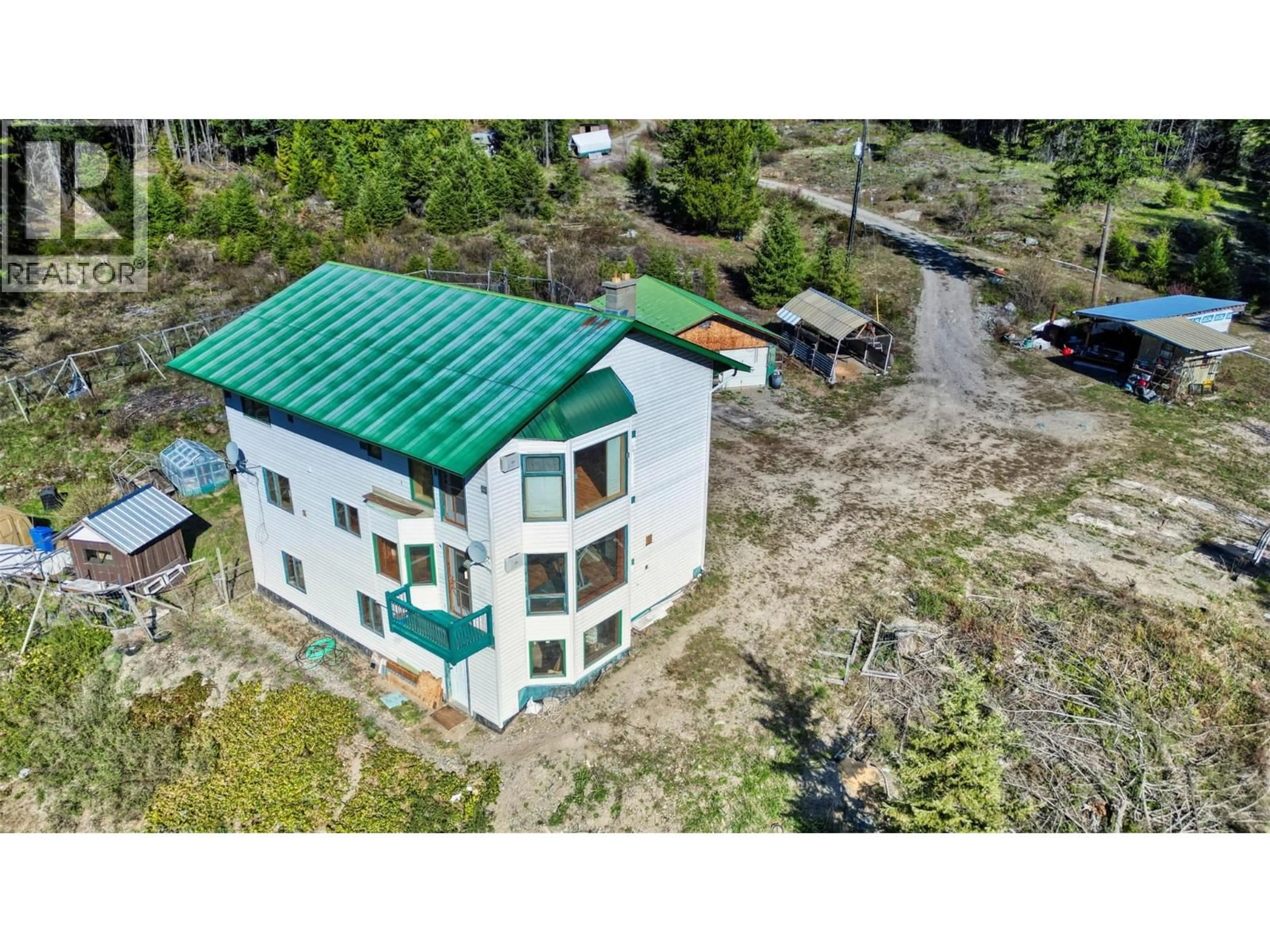 A pic from outside/outdoor area/front of a property/back of a property/a pic from drone, building for 6050 ATHELSTON-HARTFORD ROAD, Grand Forks British Columbia V0H1H5