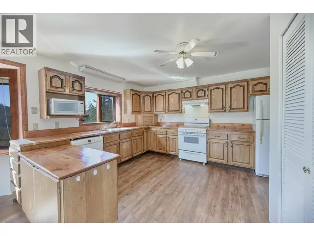 6050 ATHELSTON-HARTFORD ROAD, Grand Forks 5