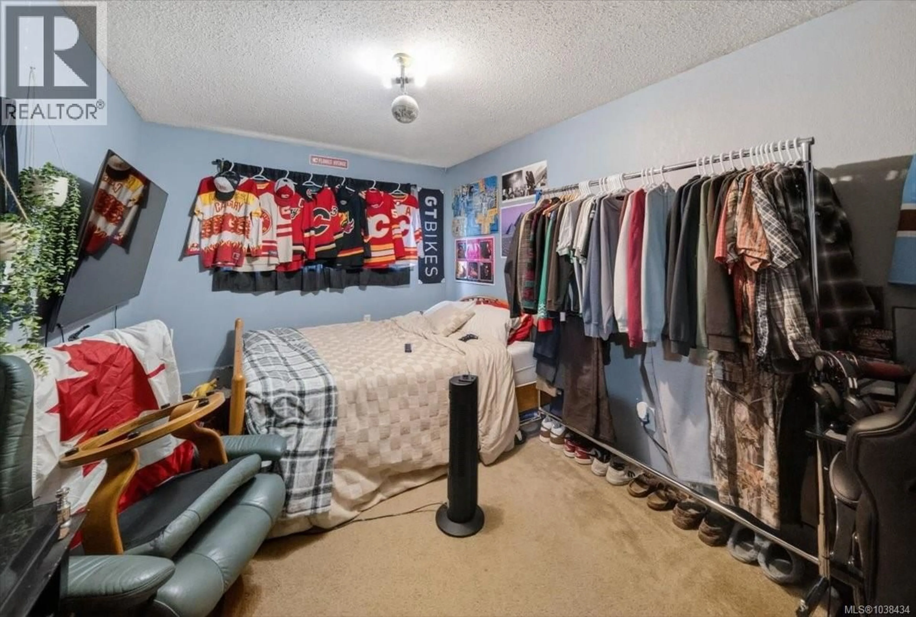 Storage room or clothes room or walk-in closet for 891 ADMIRALS ROAD, Esquimalt British Columbia V9A2P1