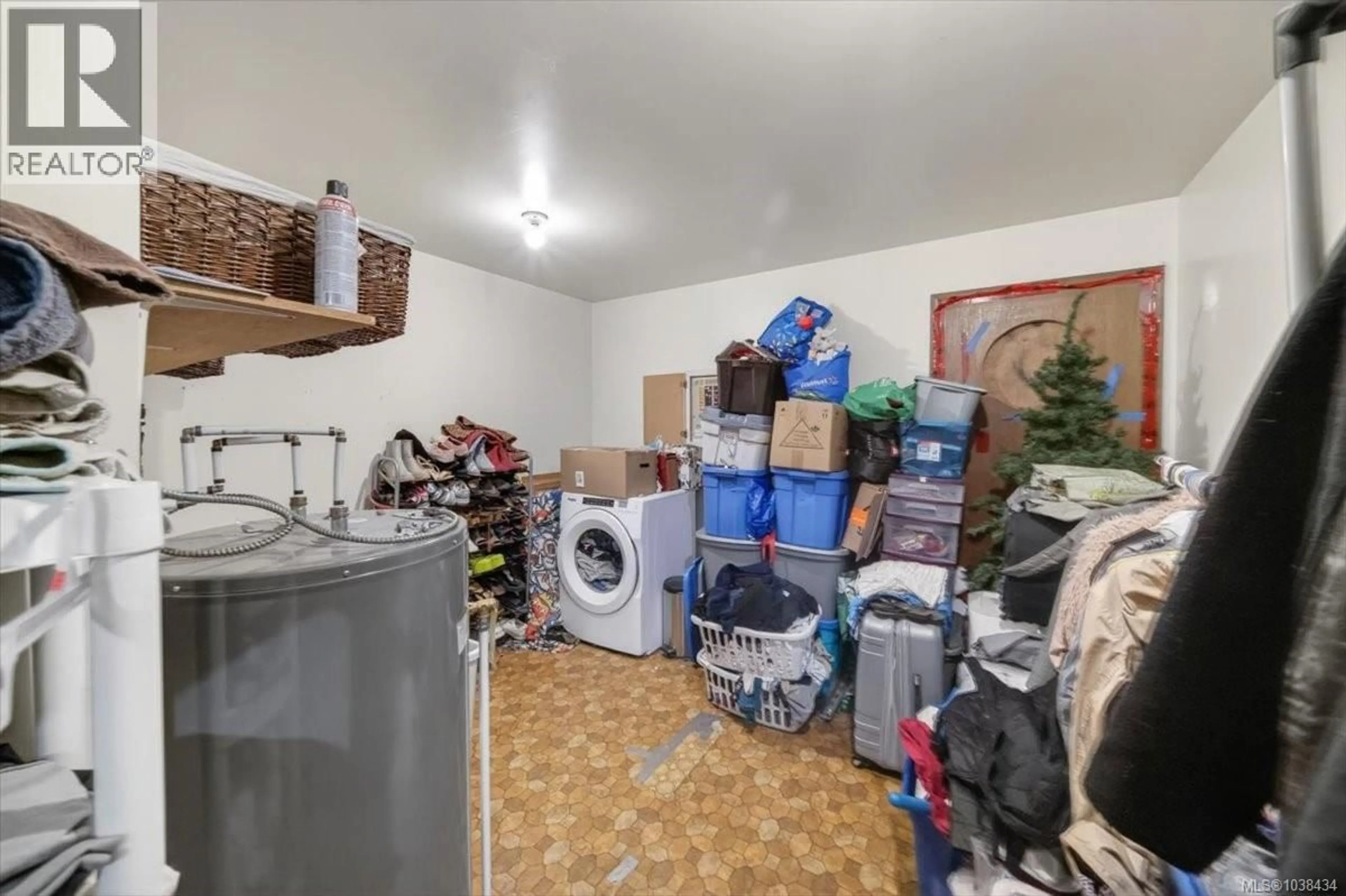 Laundry room for 891 ADMIRALS ROAD, Esquimalt British Columbia V9A2P1