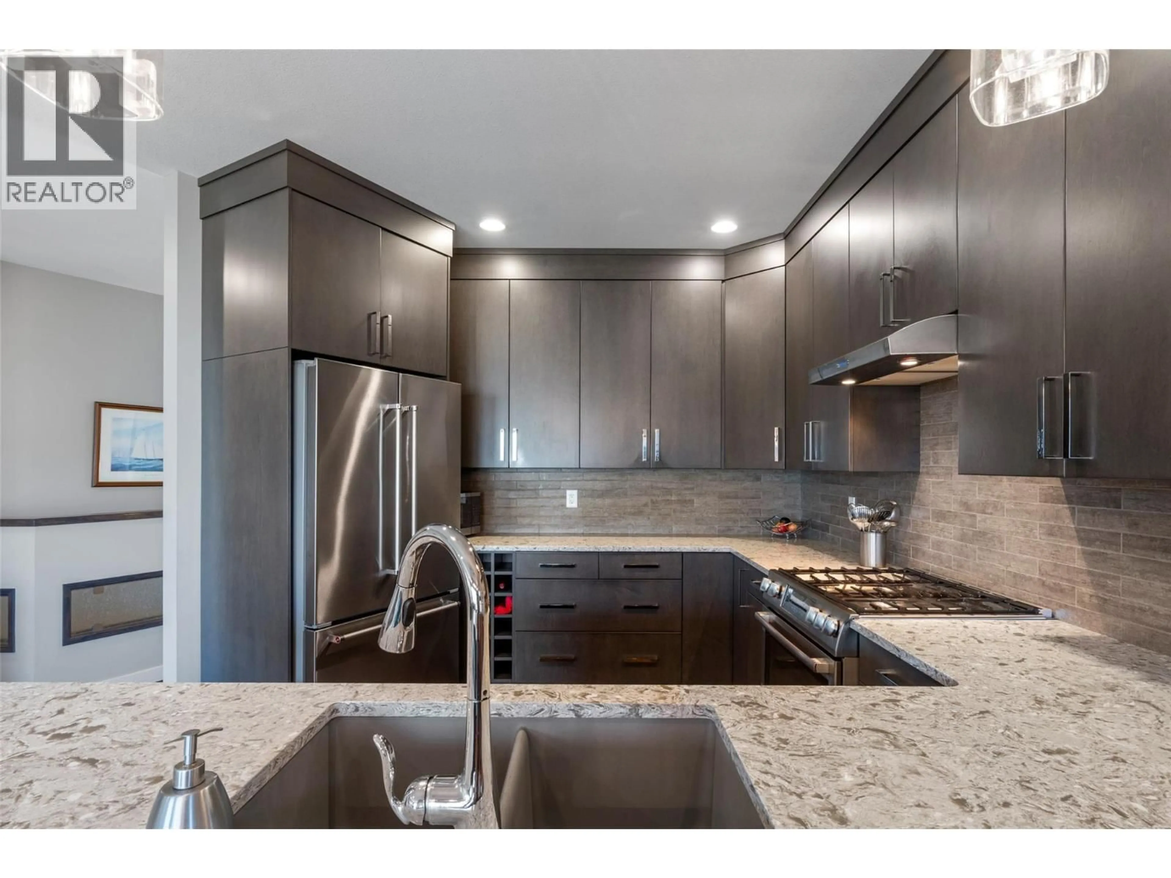 Contemporary kitchen, ceramic/tile floor for 2190 DOUBLETREE CRESCENT, Kamloops British Columbia V2B0G8