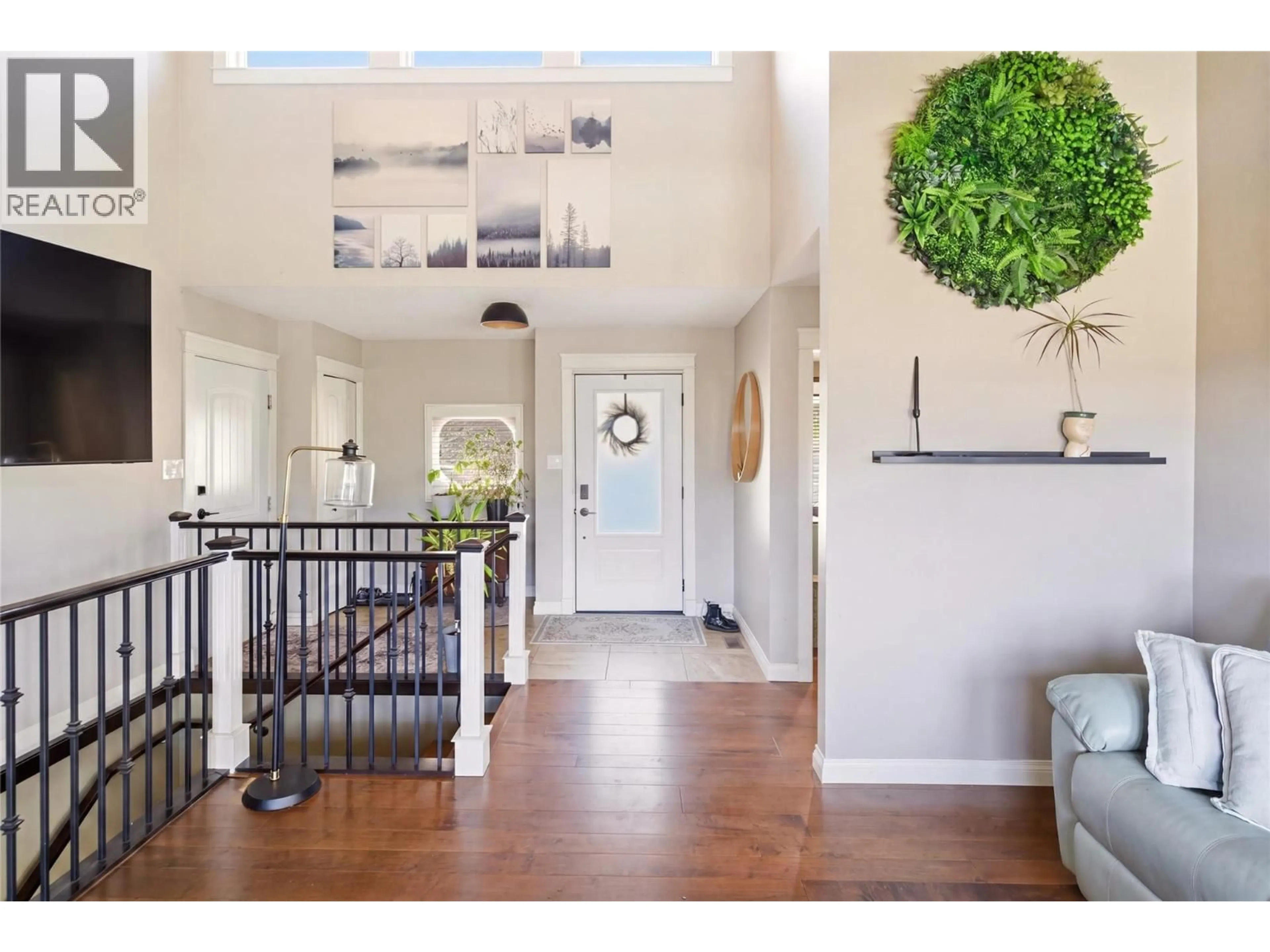 Indoor entryway for 300 SCENIC DRIVE, Coldstream British Columbia V1B2X3