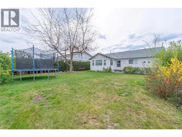 151 MOLNAR ROAD, Kelowna 4