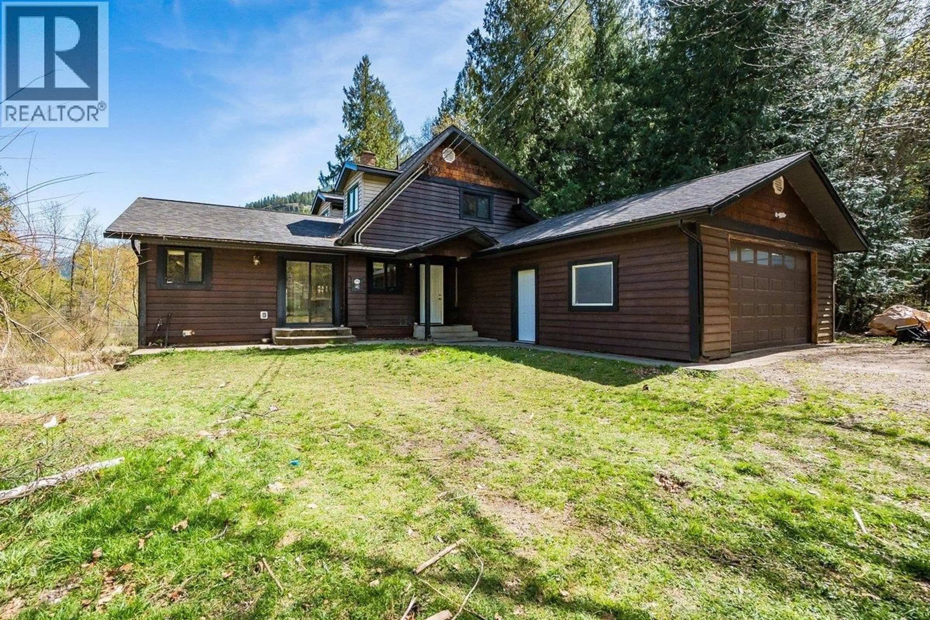 A pic from outside/outdoor area/front of a property/back of a property/a pic from drone, unknown for 4408 SLOCAN  RIVER ROAD, Winlaw British Columbia V0G2J0