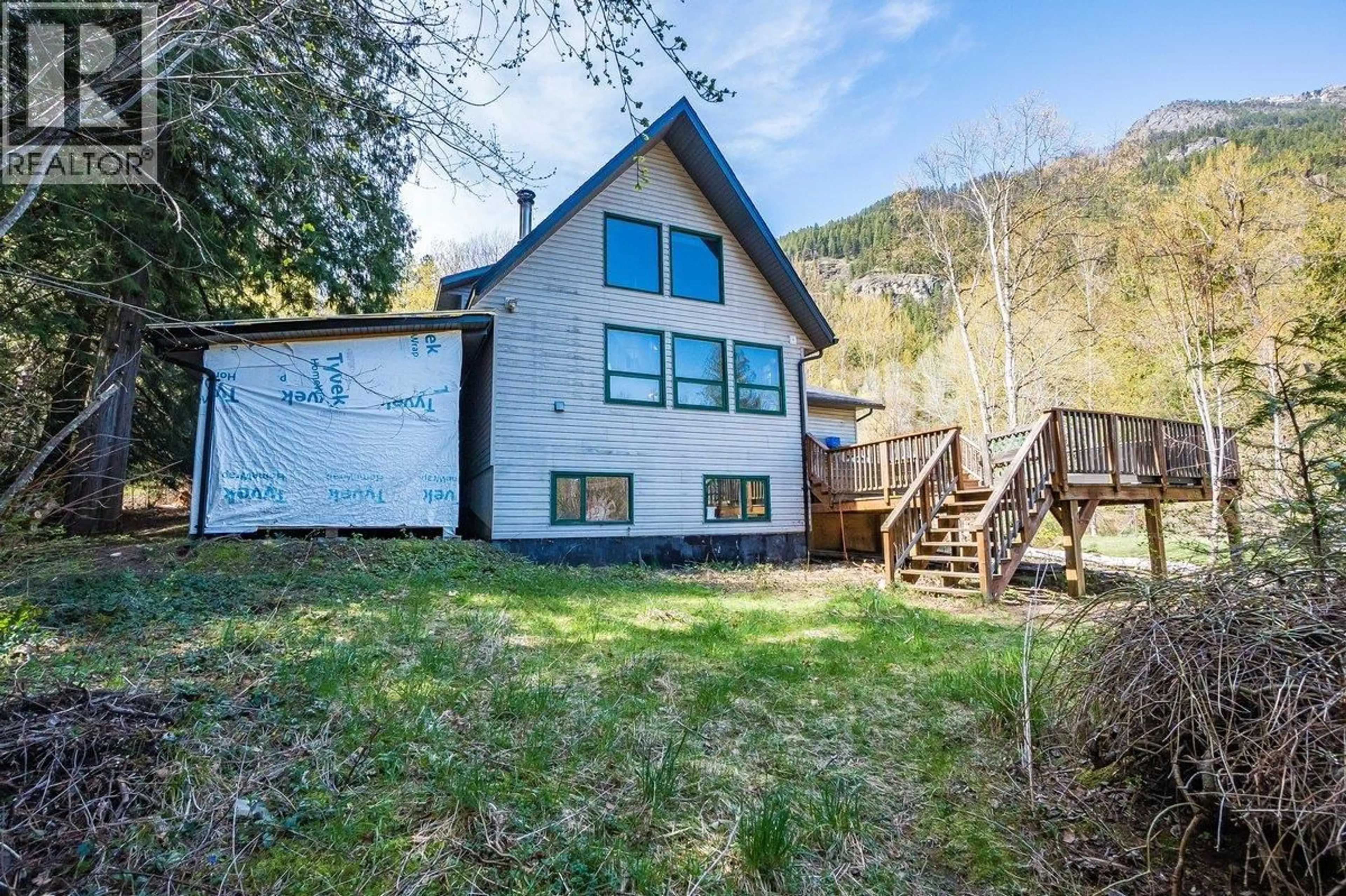 A pic from outside/outdoor area/front of a property/back of a property/a pic from drone, unknown for 4408 SLOCAN  RIVER ROAD, Winlaw British Columbia V0G2J0