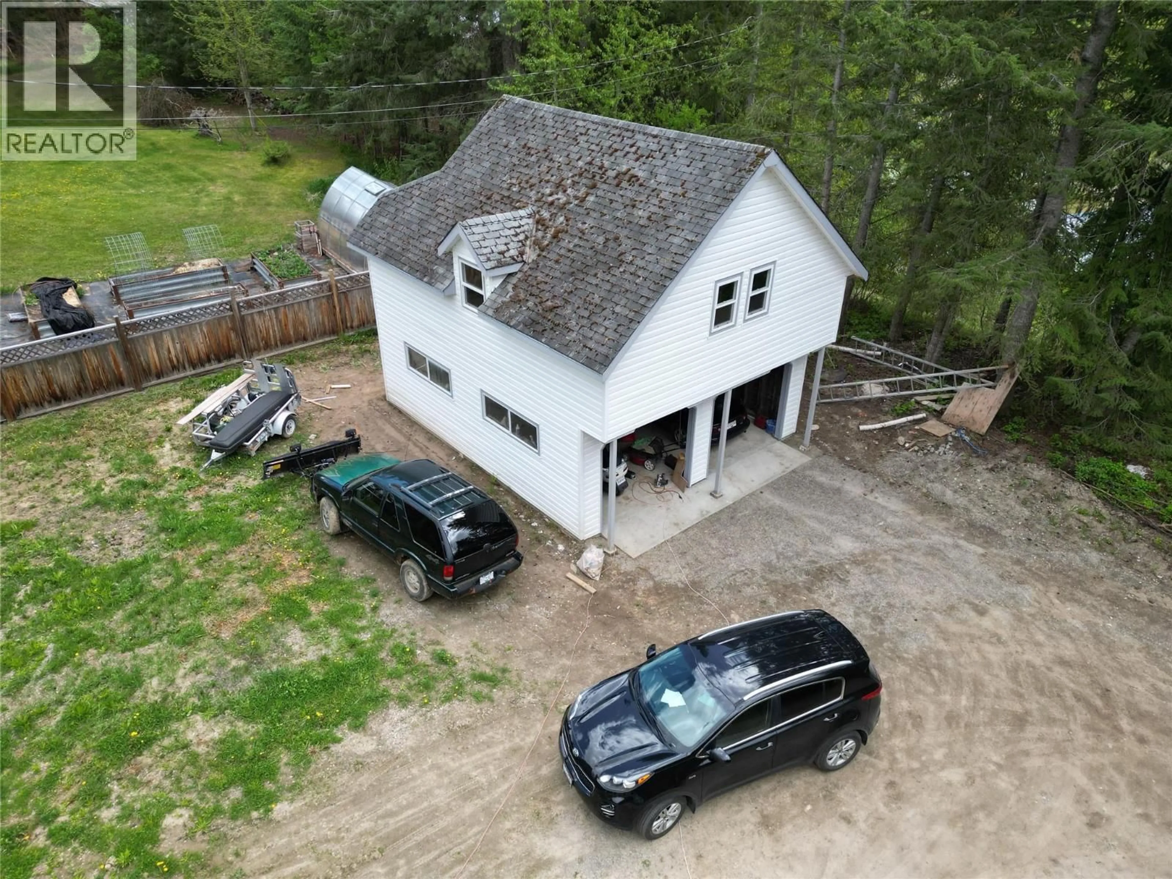 A pic from outside/outdoor area/front of a property/back of a property/a pic from drone, building for 7250 HURST ROAD, Salmon Arm British Columbia V1E2P7
