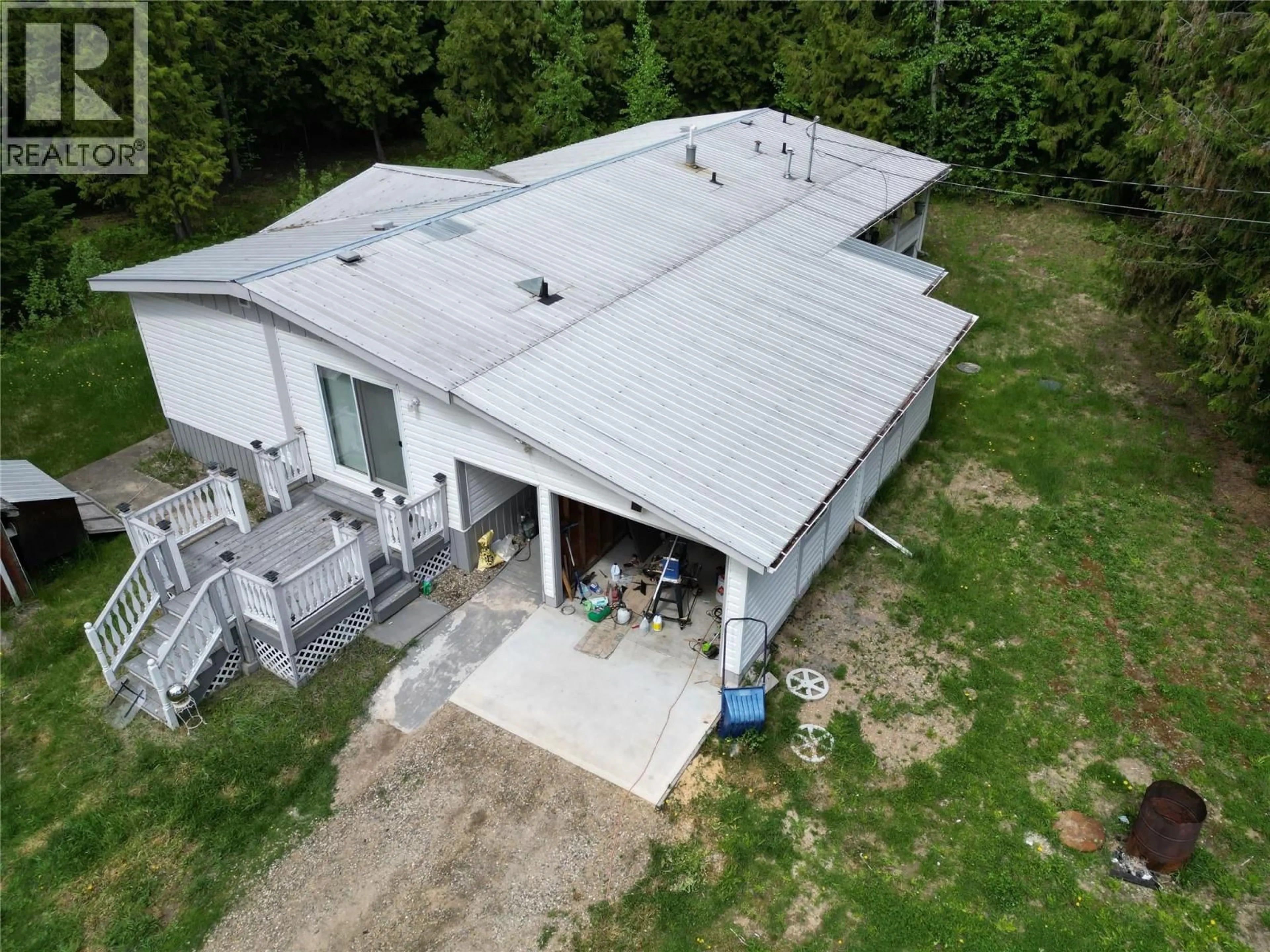 A pic from outside/outdoor area/front of a property/back of a property/a pic from drone, building for 7250 HURST ROAD, Salmon Arm British Columbia V1E2P7