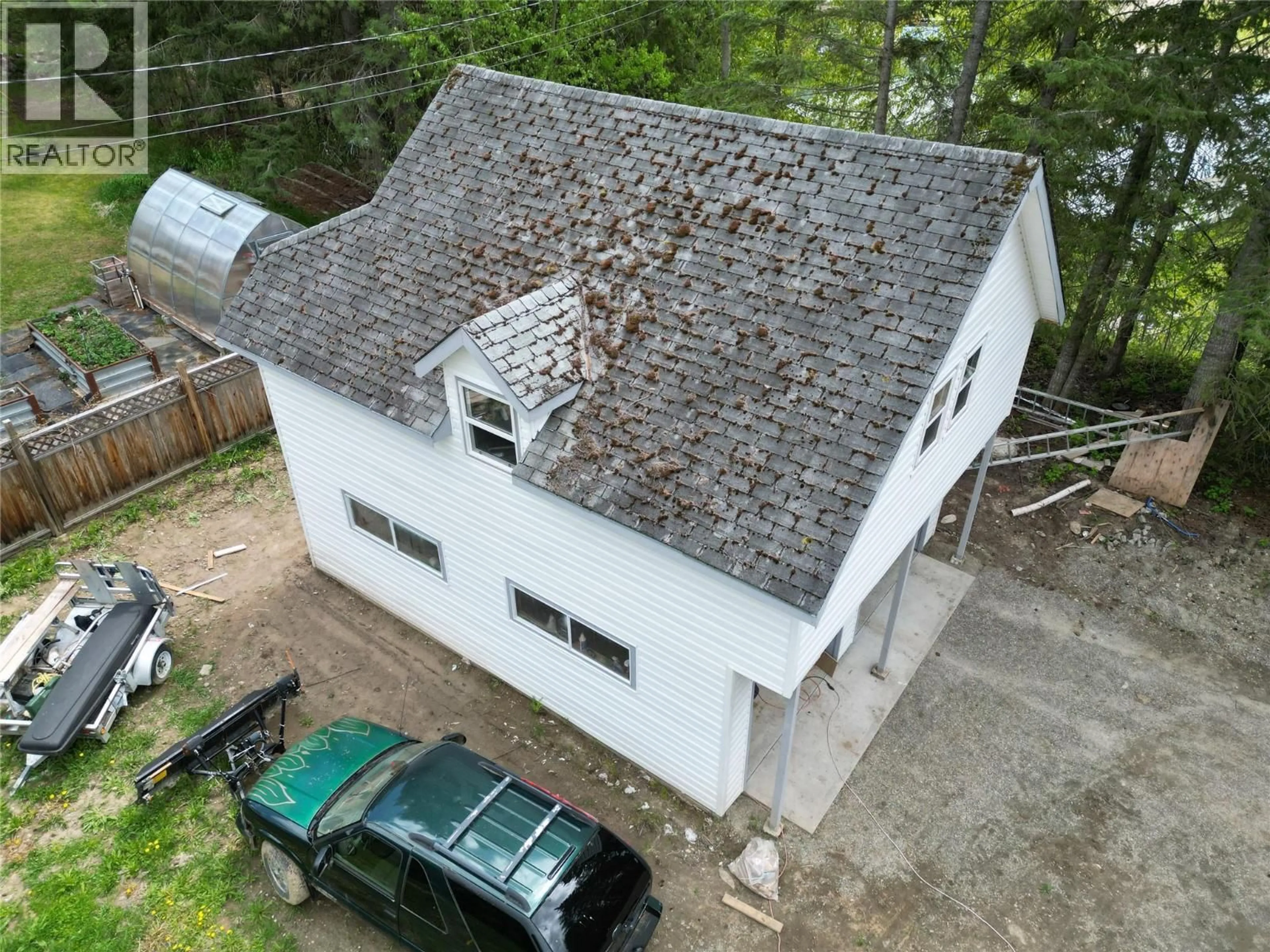 A pic from outside/outdoor area/front of a property/back of a property/a pic from drone, building for 7250 HURST ROAD, Salmon Arm British Columbia V1E2P7