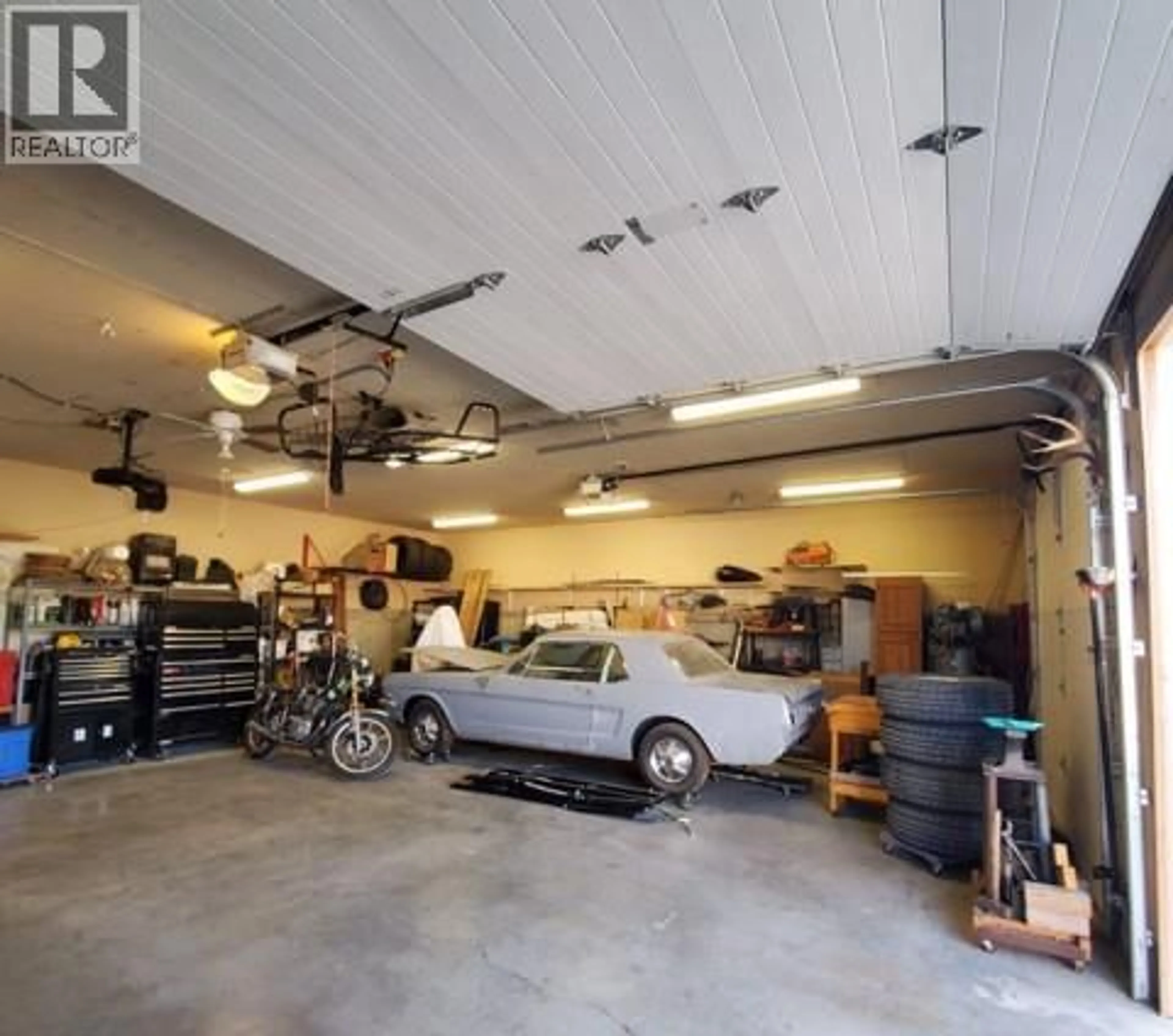Indoor garage for 1301 FIR AVENUE, Merritt British Columbia V1S1L1