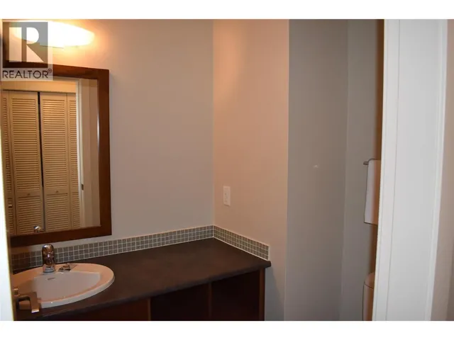 414D - 2049 SUMMIT DRIVE, Panorama 5