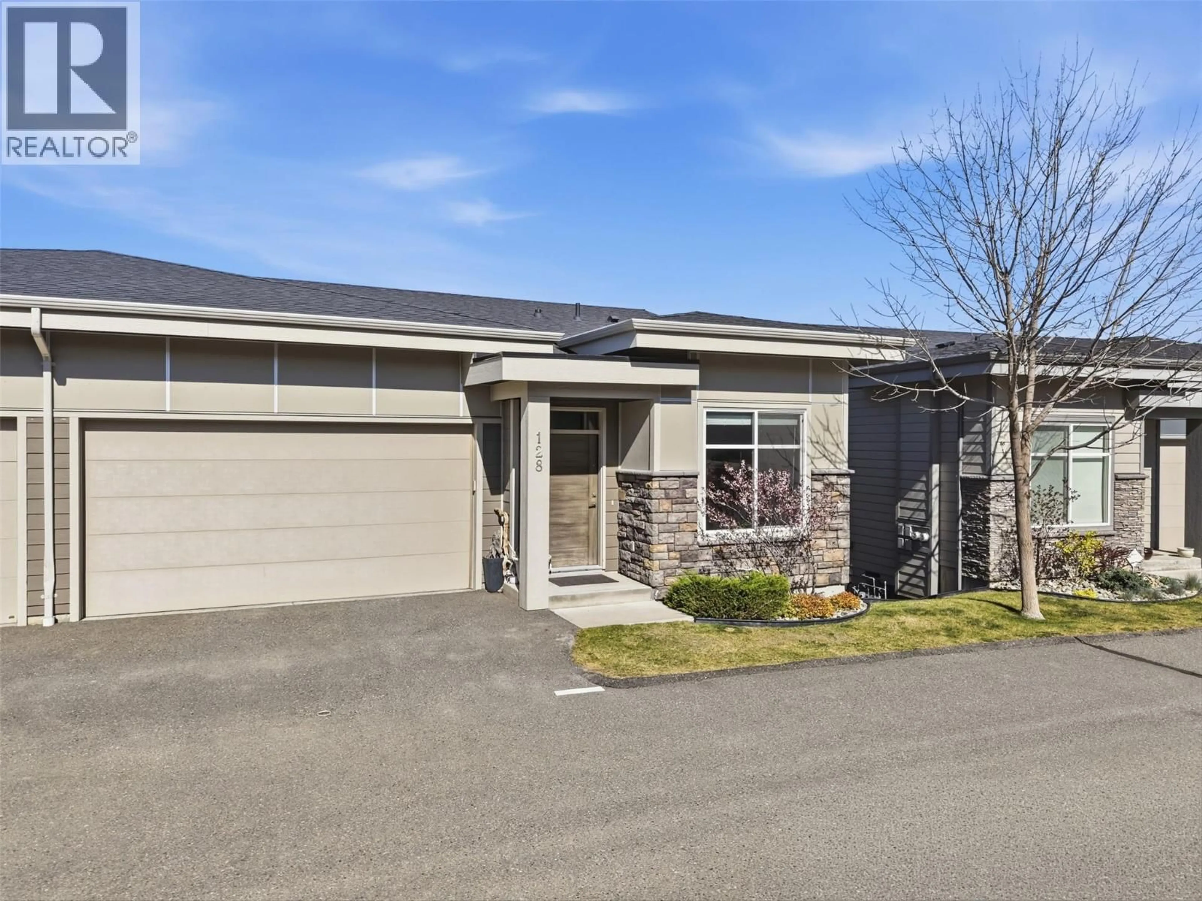 A pic from outside/outdoor area/front of a property/back of a property/a pic from drone, street for 128 - 1993 QU'APPELLE BOULEVARD, Kamloops British Columbia V2E0C2