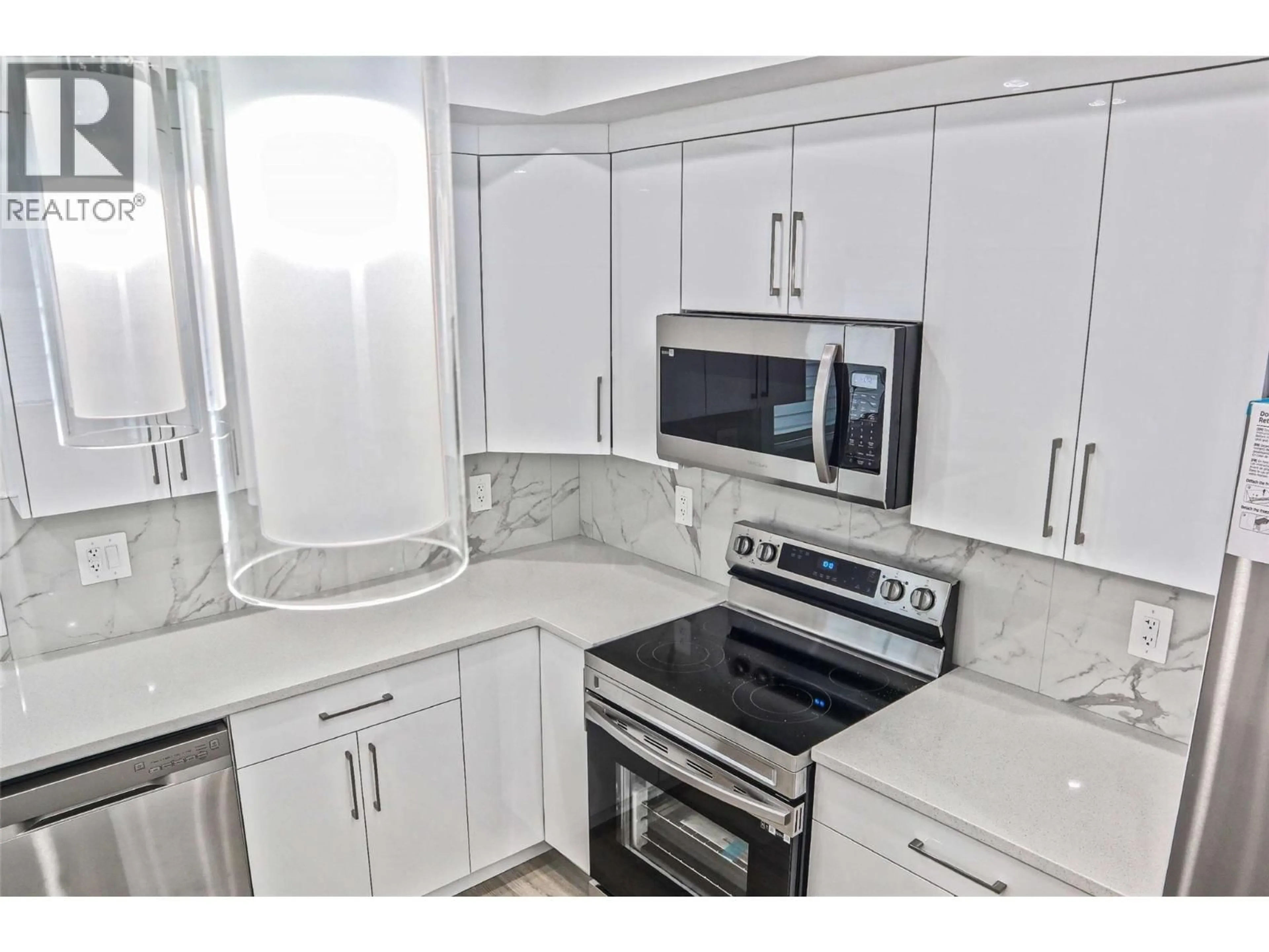 Standard kitchen, ceramic/tile floor for 13 - 1354 RUTLAND ROAD, Kelowna British Columbia V1X0C2