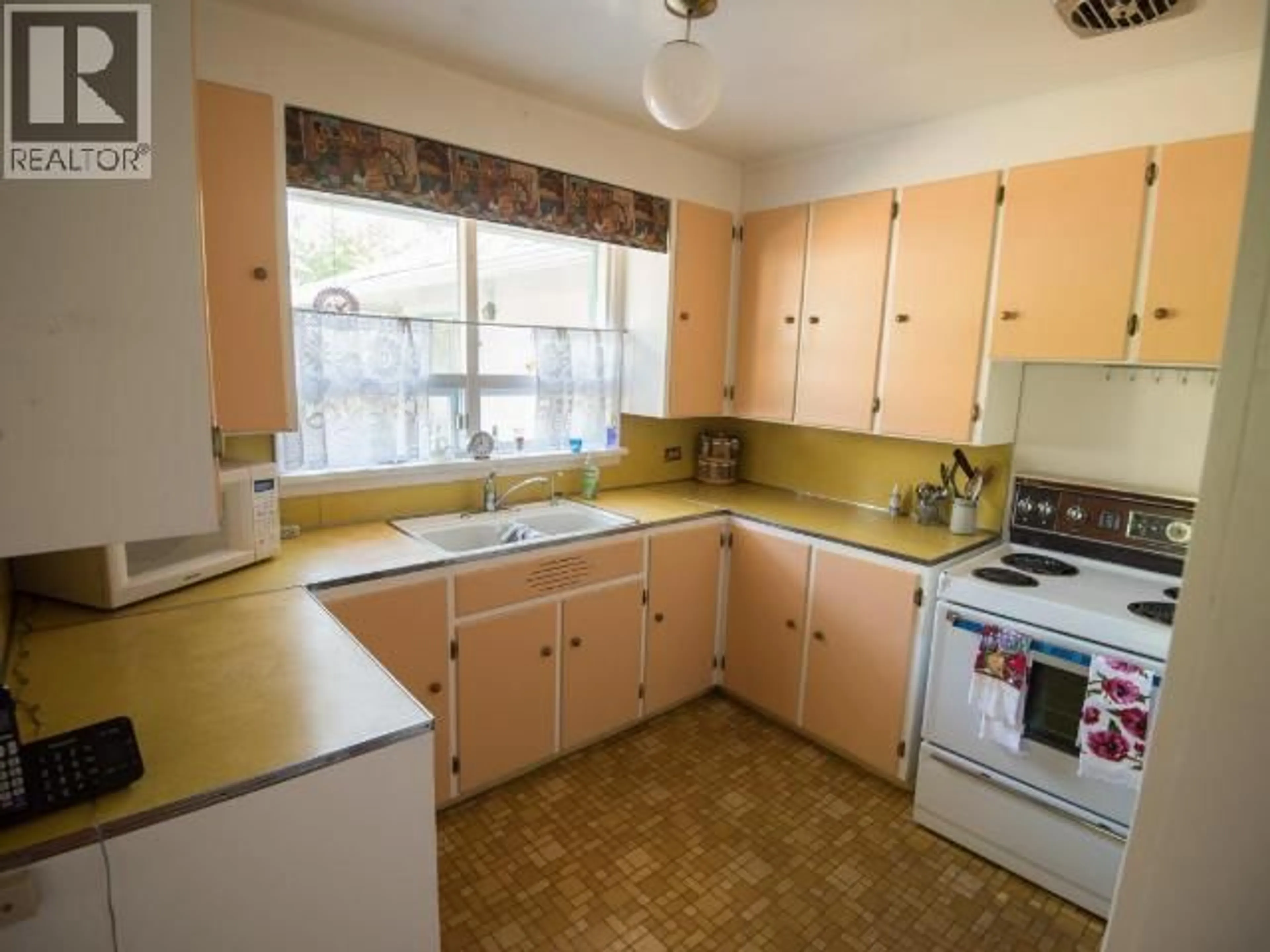 Standard kitchen, unknown for 368 TINGLEY STREET, Ashcroft British Columbia V0K1A0