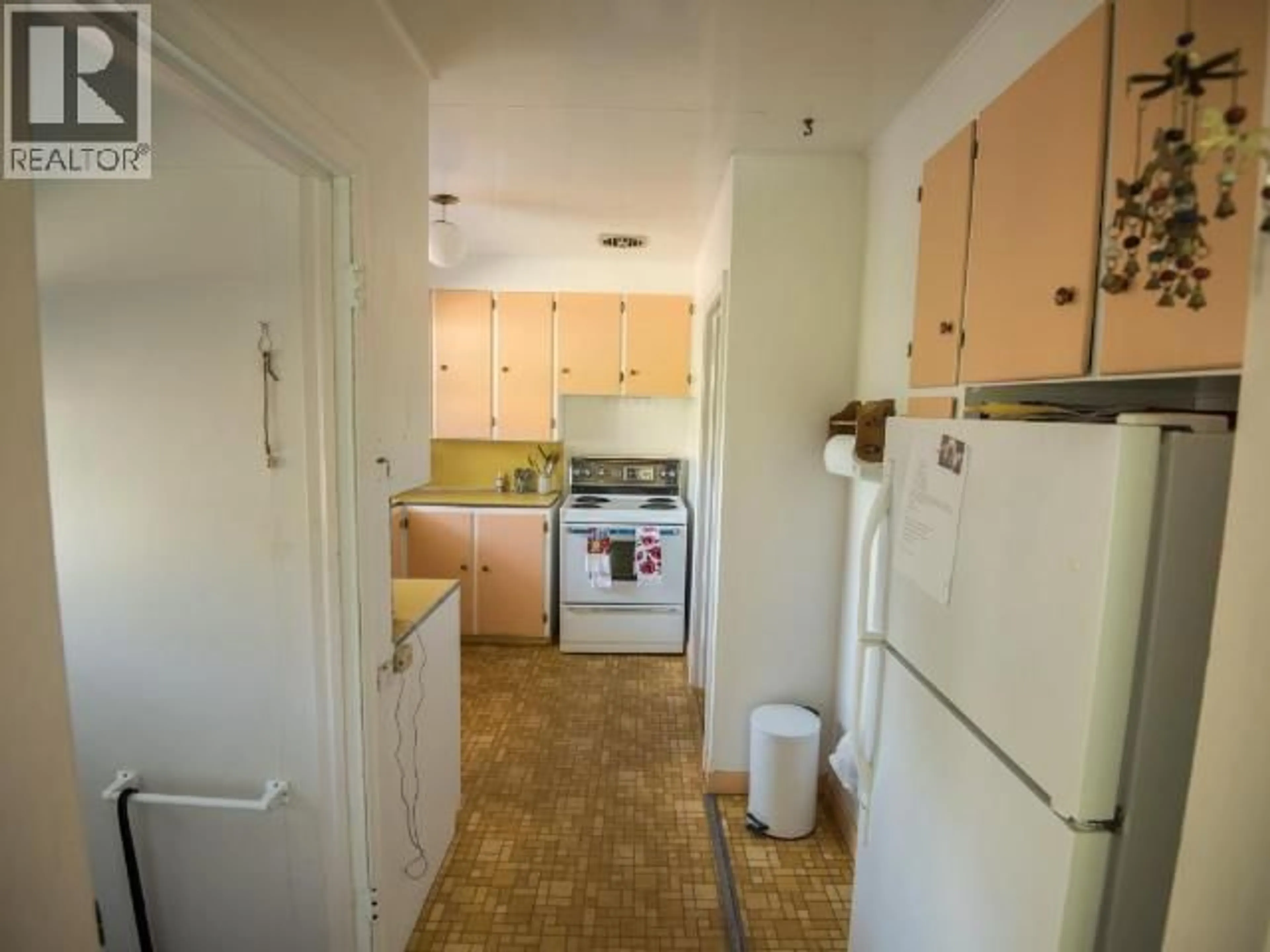 Standard kitchen, unknown for 368 TINGLEY STREET, Ashcroft British Columbia V0K1A0