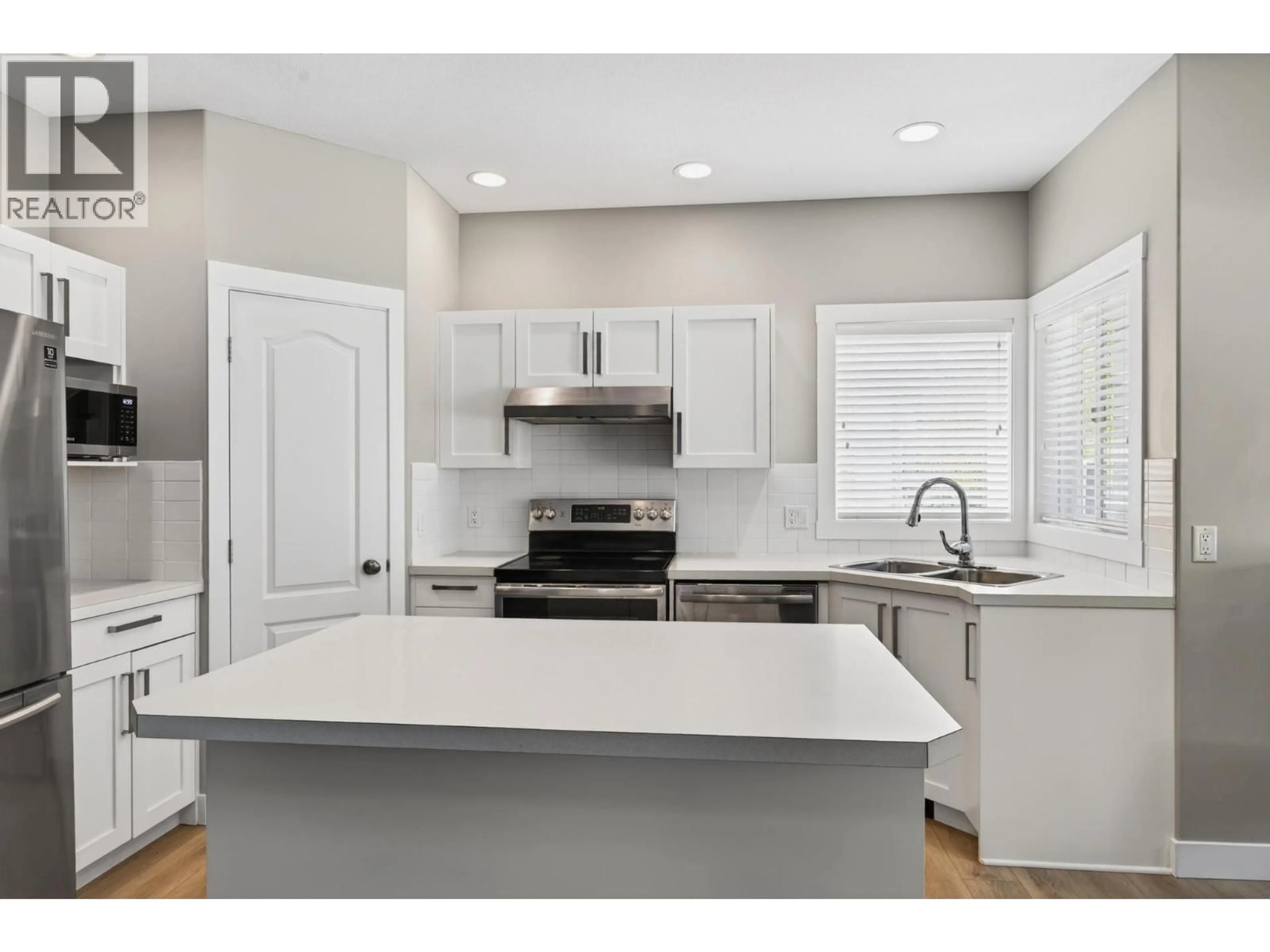 Open concept kitchen, ceramic/tile floor for 1322 ROSE ABBY DRIVE, West Kelowna British Columbia V1Z3Y8