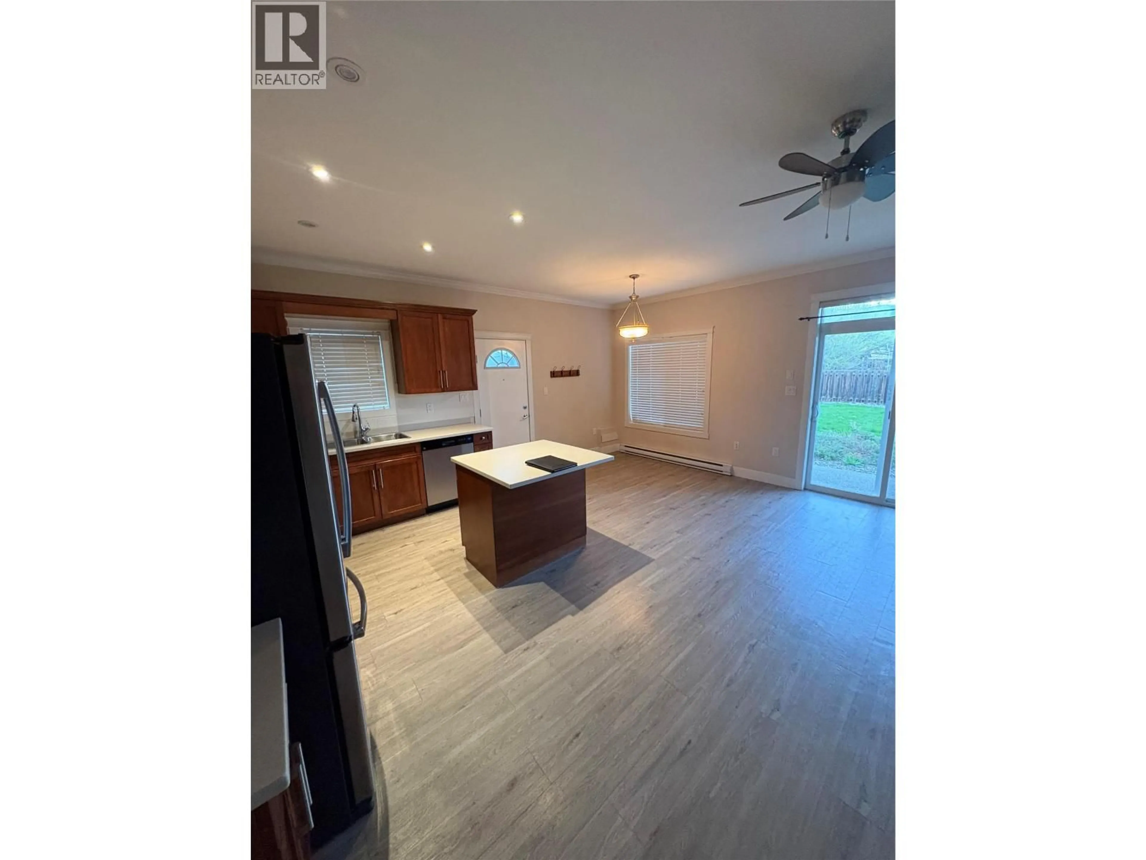 Open concept kitchen, unknown for 425 TAYLOR ROAD, Kelowna British Columbia V1X4G3