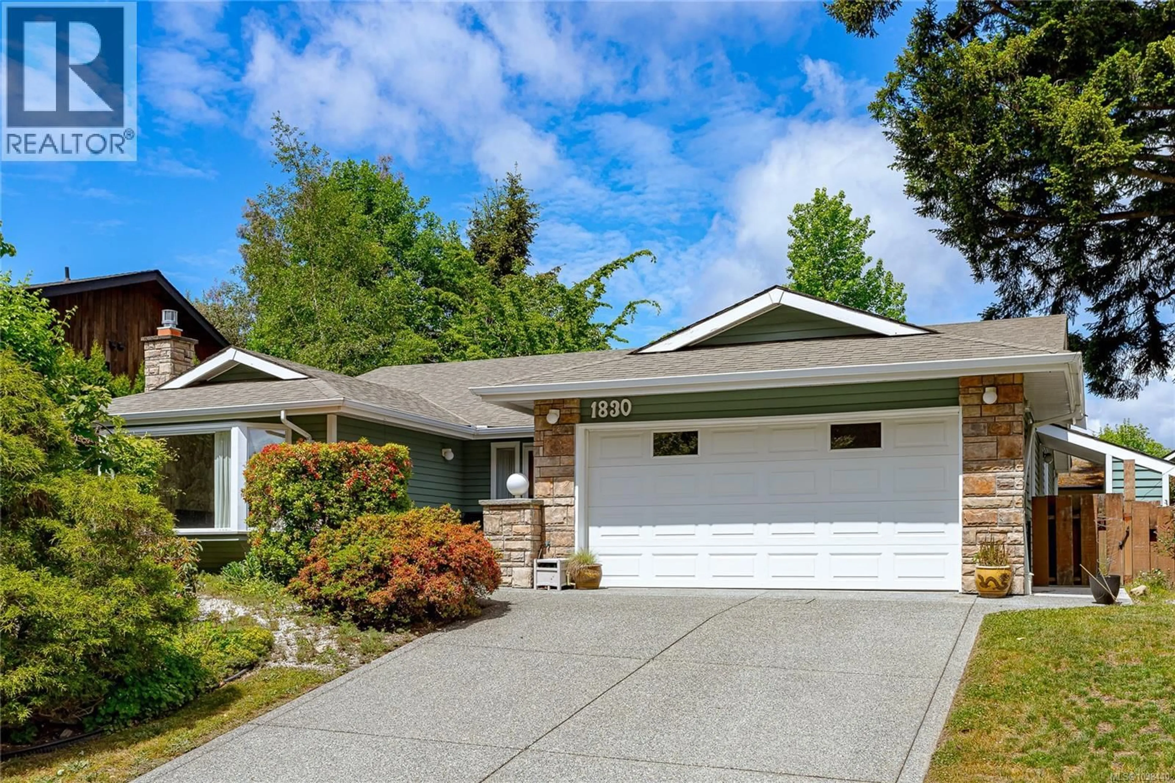 Home with vinyl exterior material, street for 1830 PASTEL CRESCENT, Central Saanich British Columbia V8M1N6