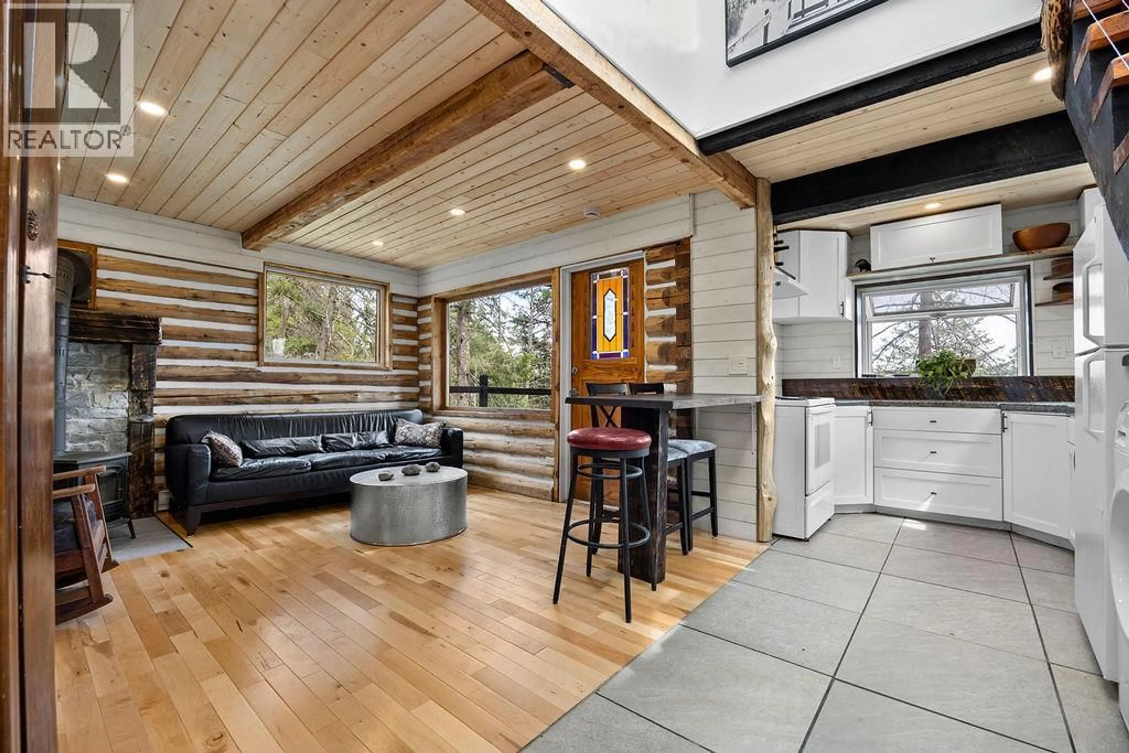 Open concept kitchen, unknown for 9357 WINCHESTER ROAD, Vernon British Columbia V1H2E1