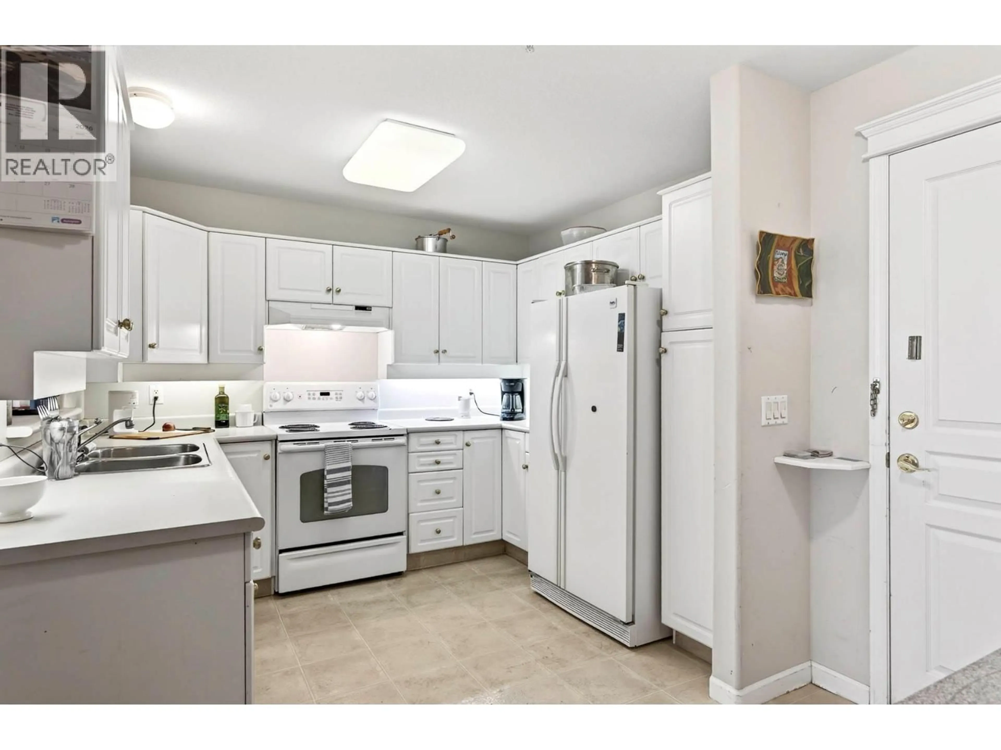Standard kitchen, unknown for 209 - 490 LORNE STREET, Kamloops British Columbia V2C1W3