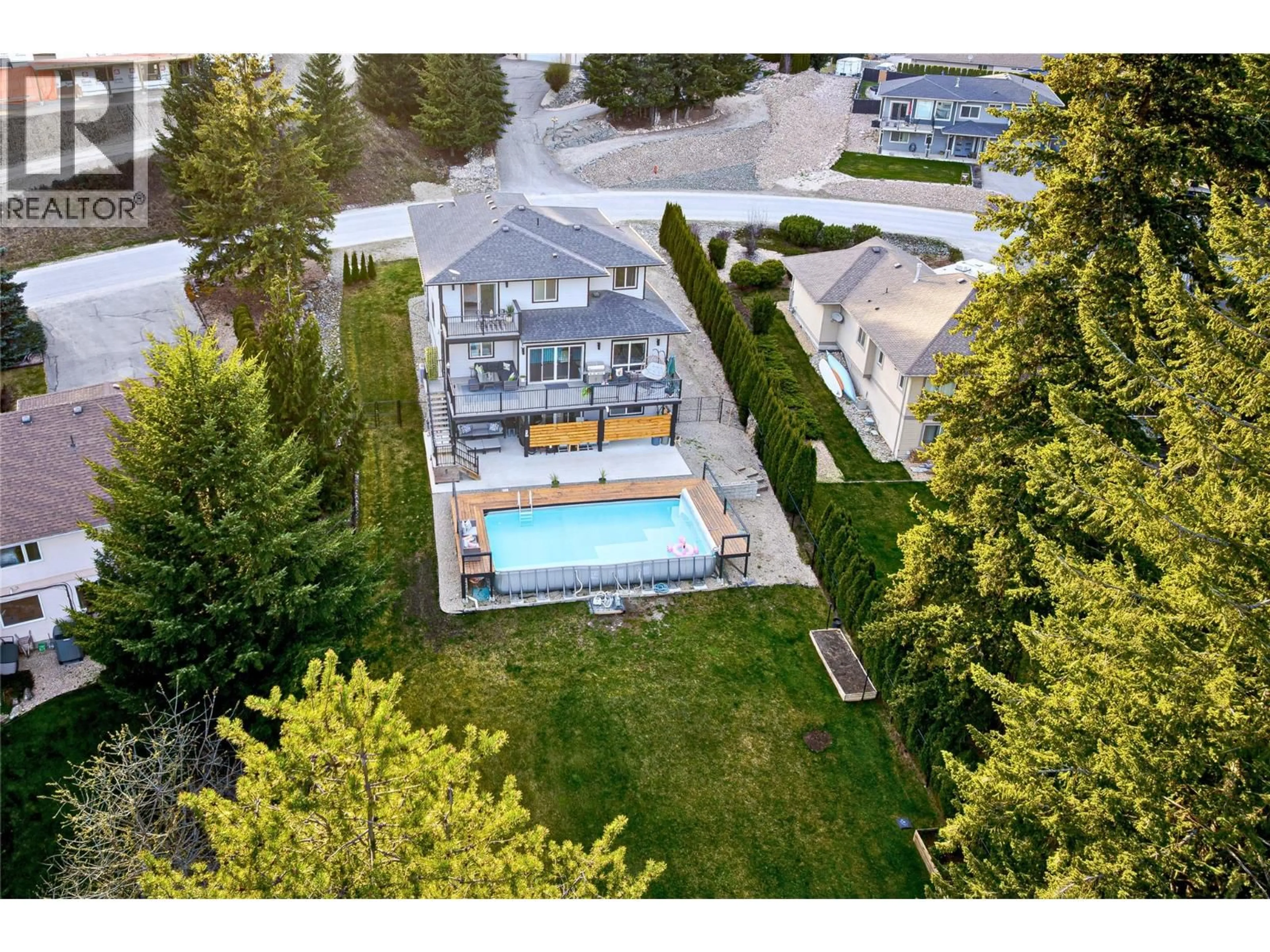 A pic from outside/outdoor area/front of a property/back of a property/a pic from drone, unknown for 2790 MOUNTVIEW DRIVE, Blind Bay British Columbia V0E1H1