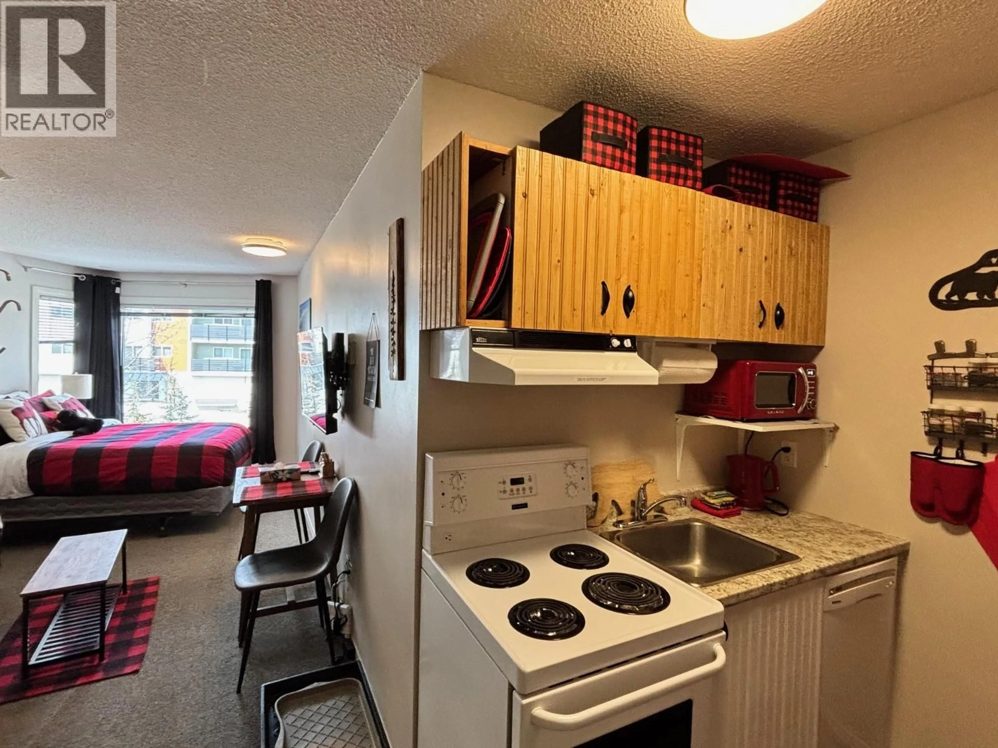 Standard kitchen, unknown for 306 BIG WHITE ROAD, Big White British Columbia V1Y6J6