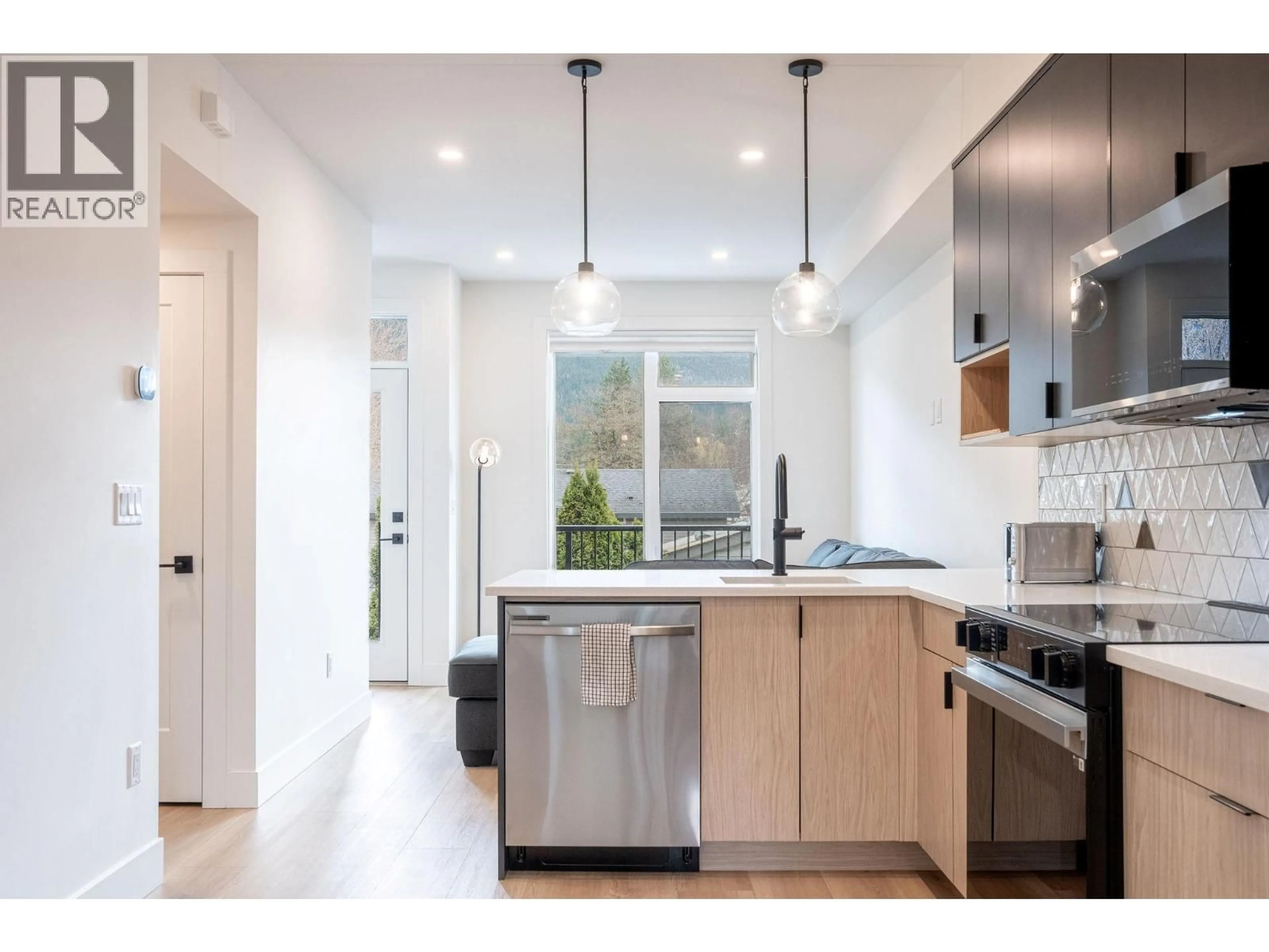 Open concept kitchen, unknown for 13 - 414 HUMBERT STREET, Revelstoke British Columbia V0E2S1