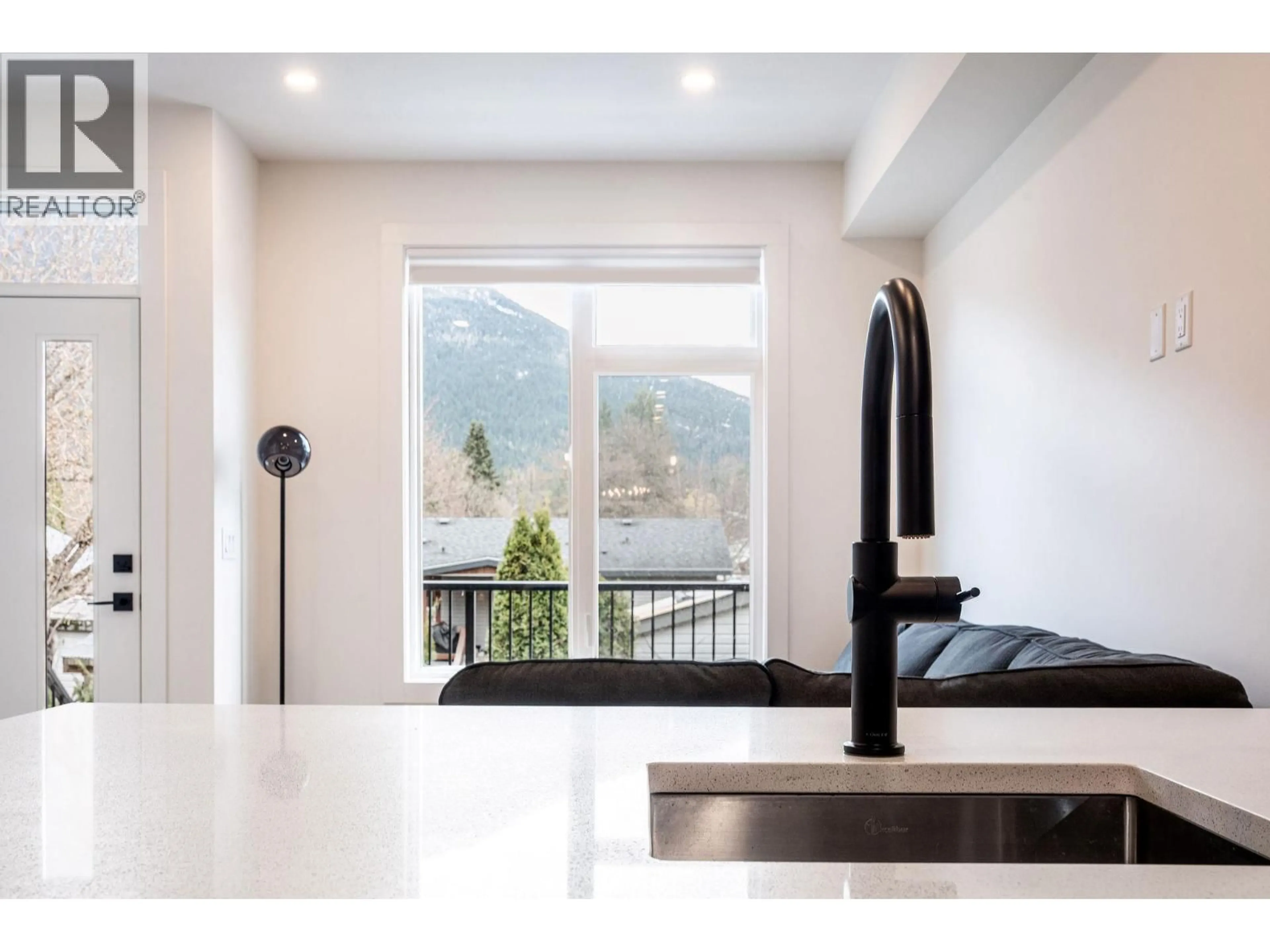 Open concept kitchen, ceramic/tile floor for 13 - 414 HUMBERT STREET, Revelstoke British Columbia V0E2S1
