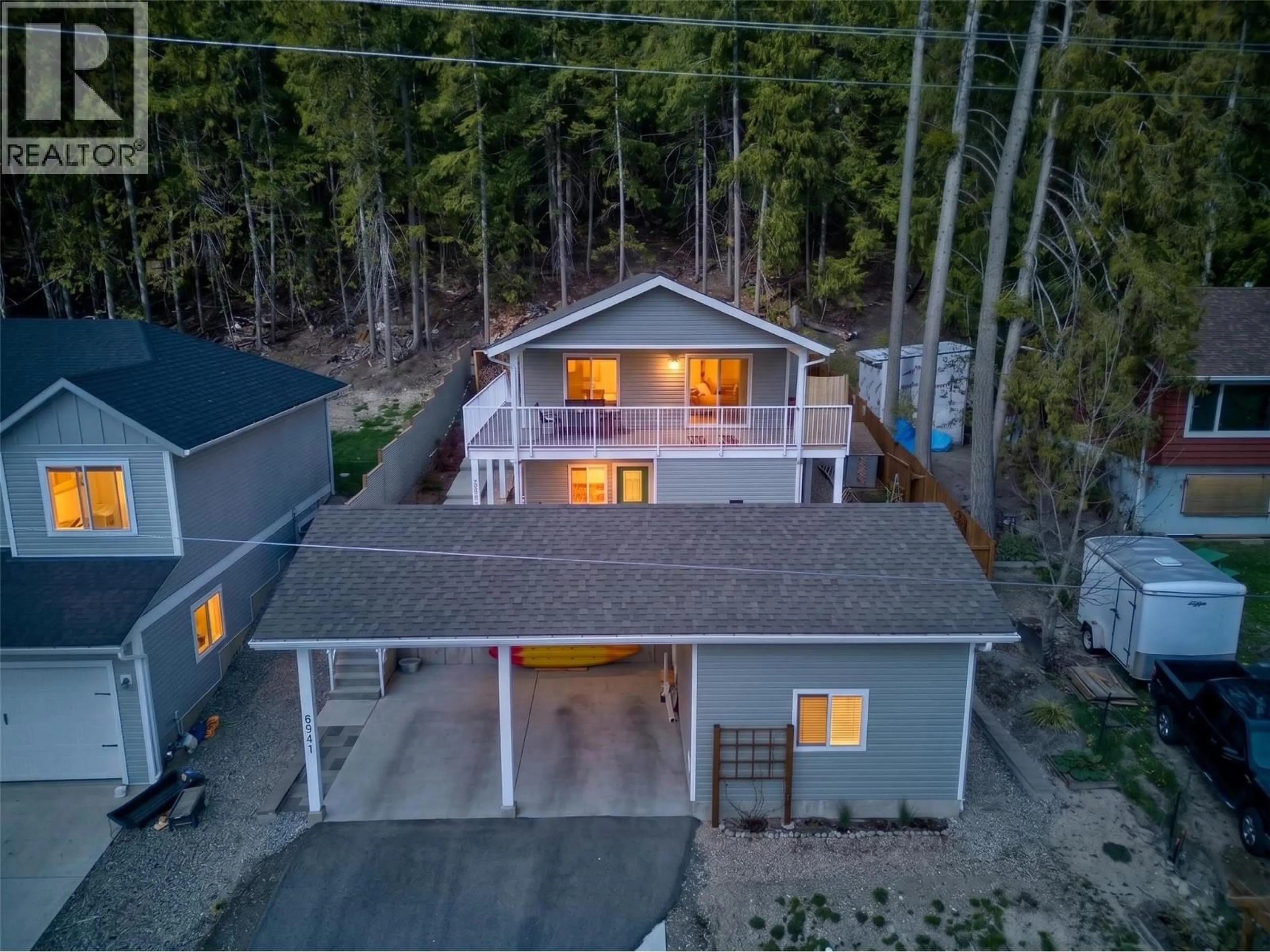A pic from outside/outdoor area/front of a property/back of a property/a pic from drone, street for 6841 46 STREET NORTHEAST, Salmon Arm British Columbia V0E1K0