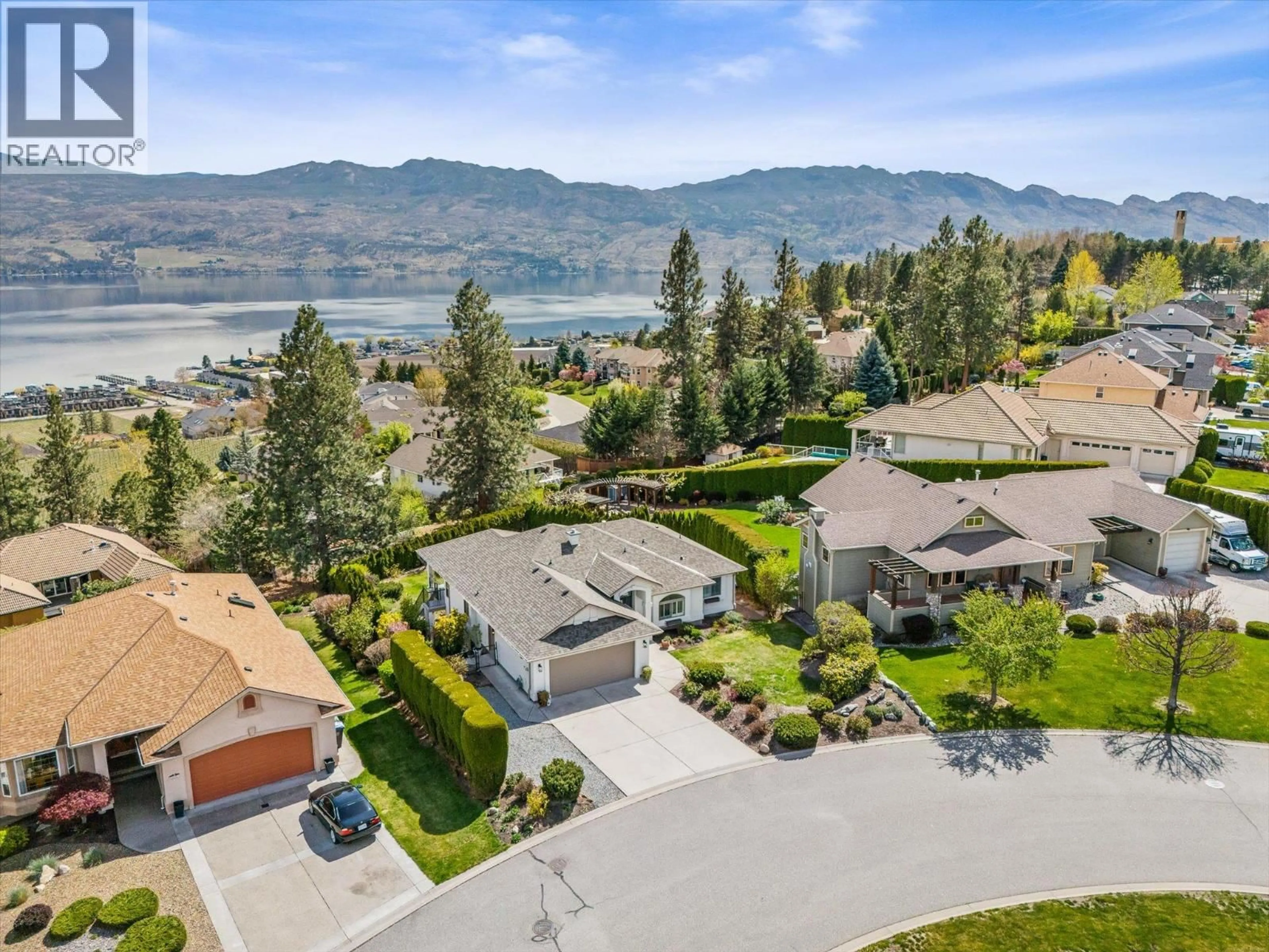 A pic from outside/outdoor area/front of a property/back of a property/a pic from drone, mountain view for 1653 BRAEBURN COURT, West Kelowna British Columbia V4T2V5
