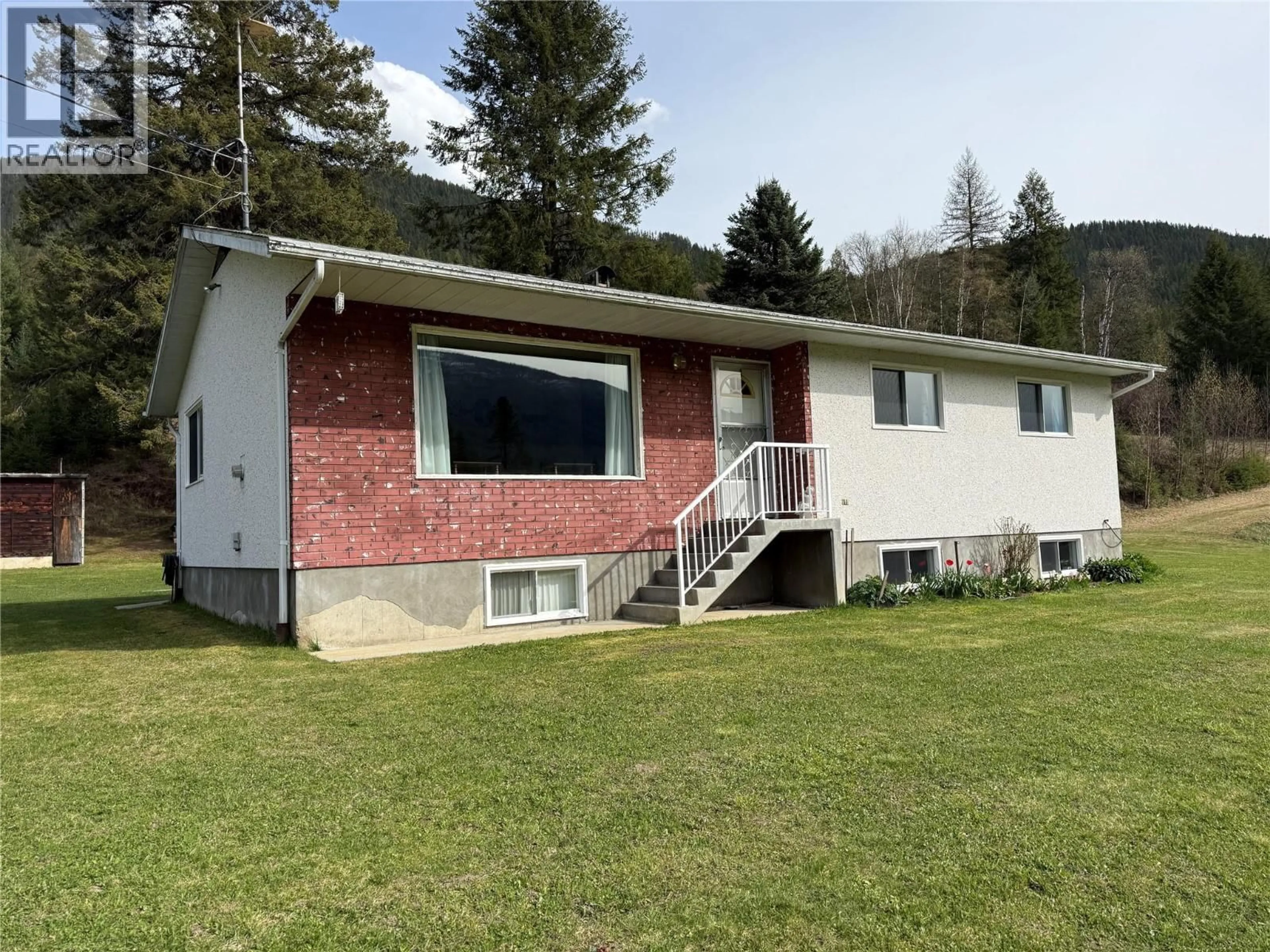 Home with vinyl exterior material, unknown for 6915 KIMOFF ROAD, Appledale British Columbia V0G2J0