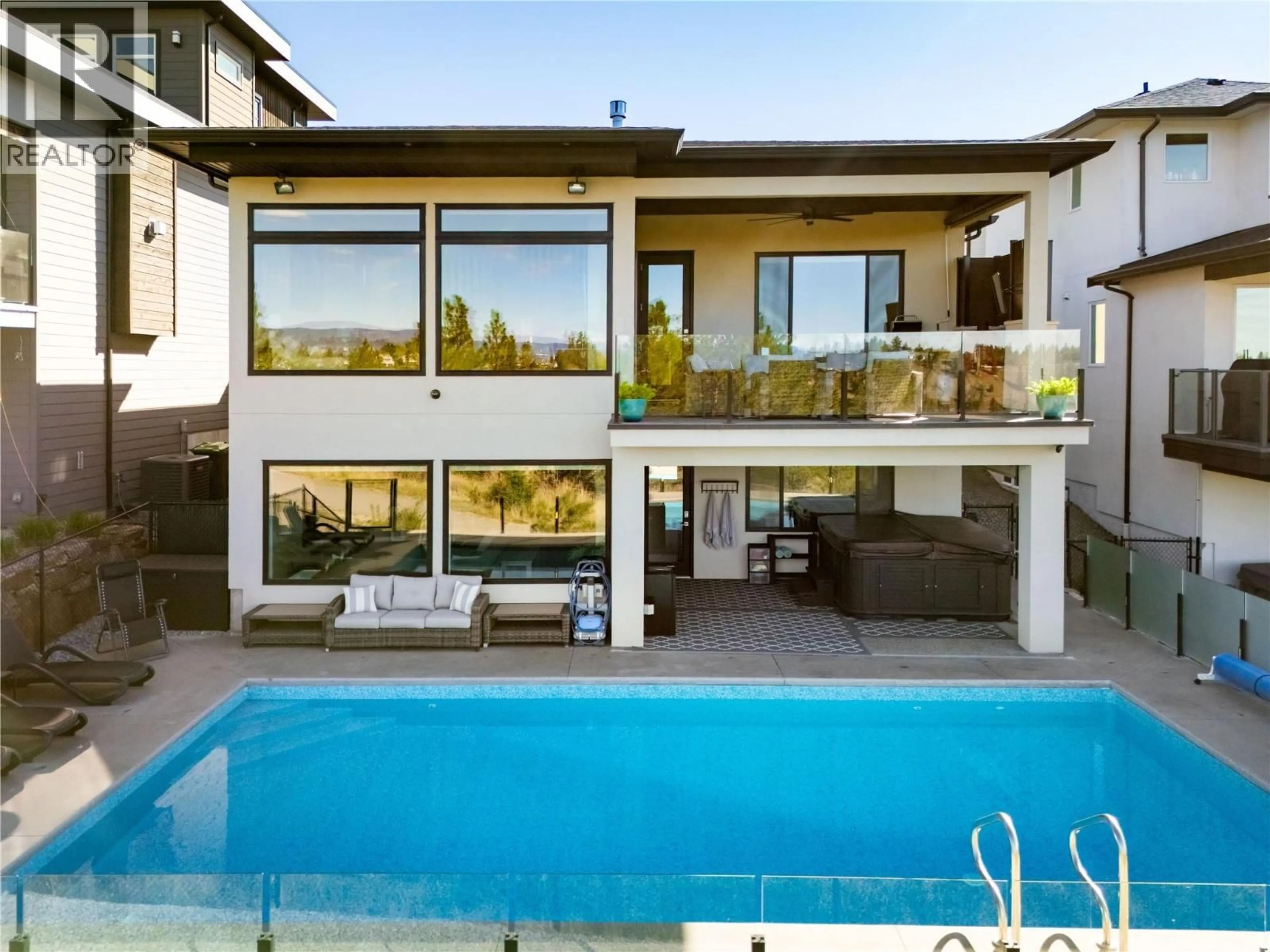 Pool for 1180 GOLDFINCH PLACE, Kelowna British Columbia V1W5M1