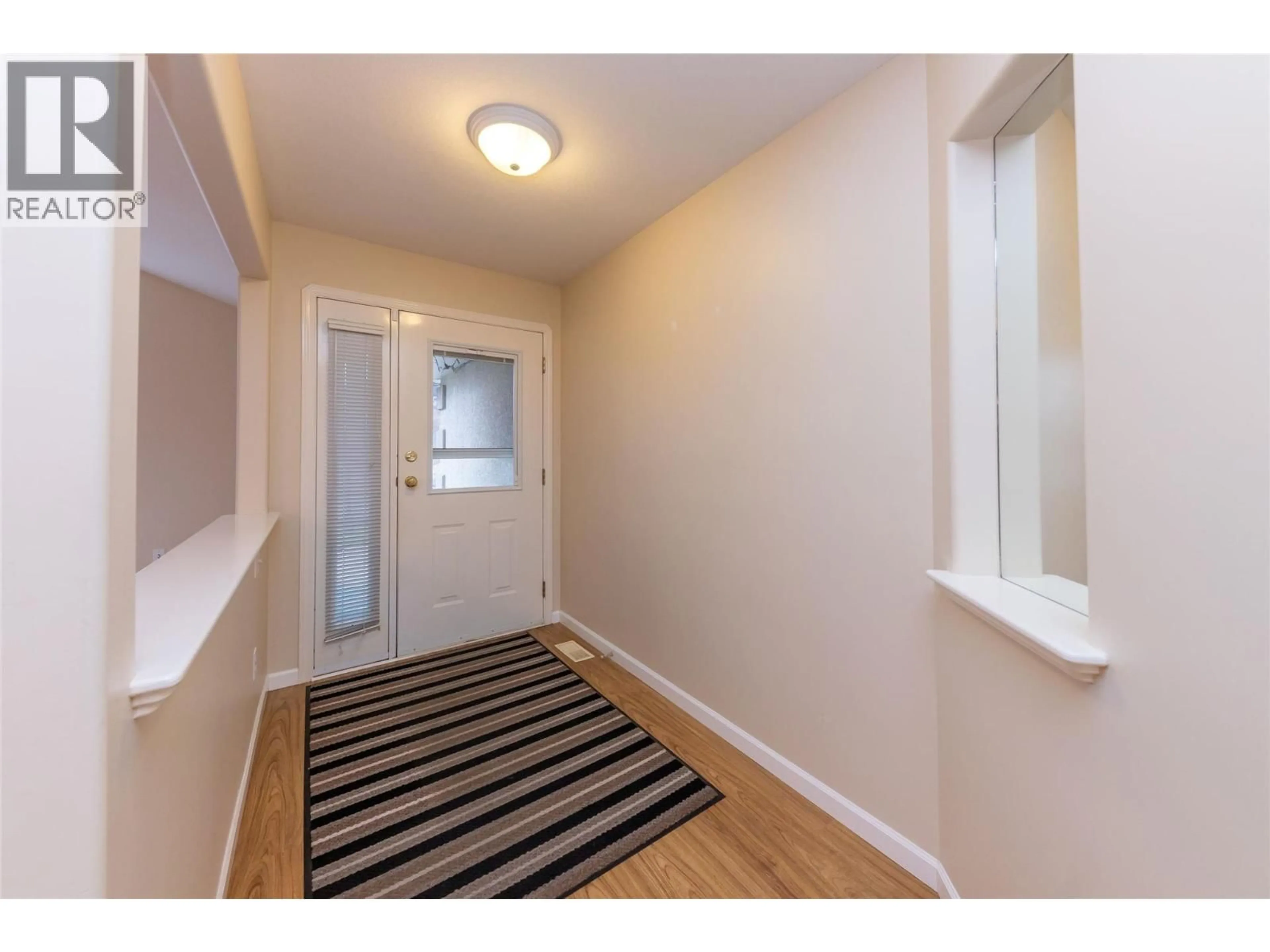 Indoor entryway for 3 - 723 SINGH STREET, Kamloops British Columbia V2B5C5