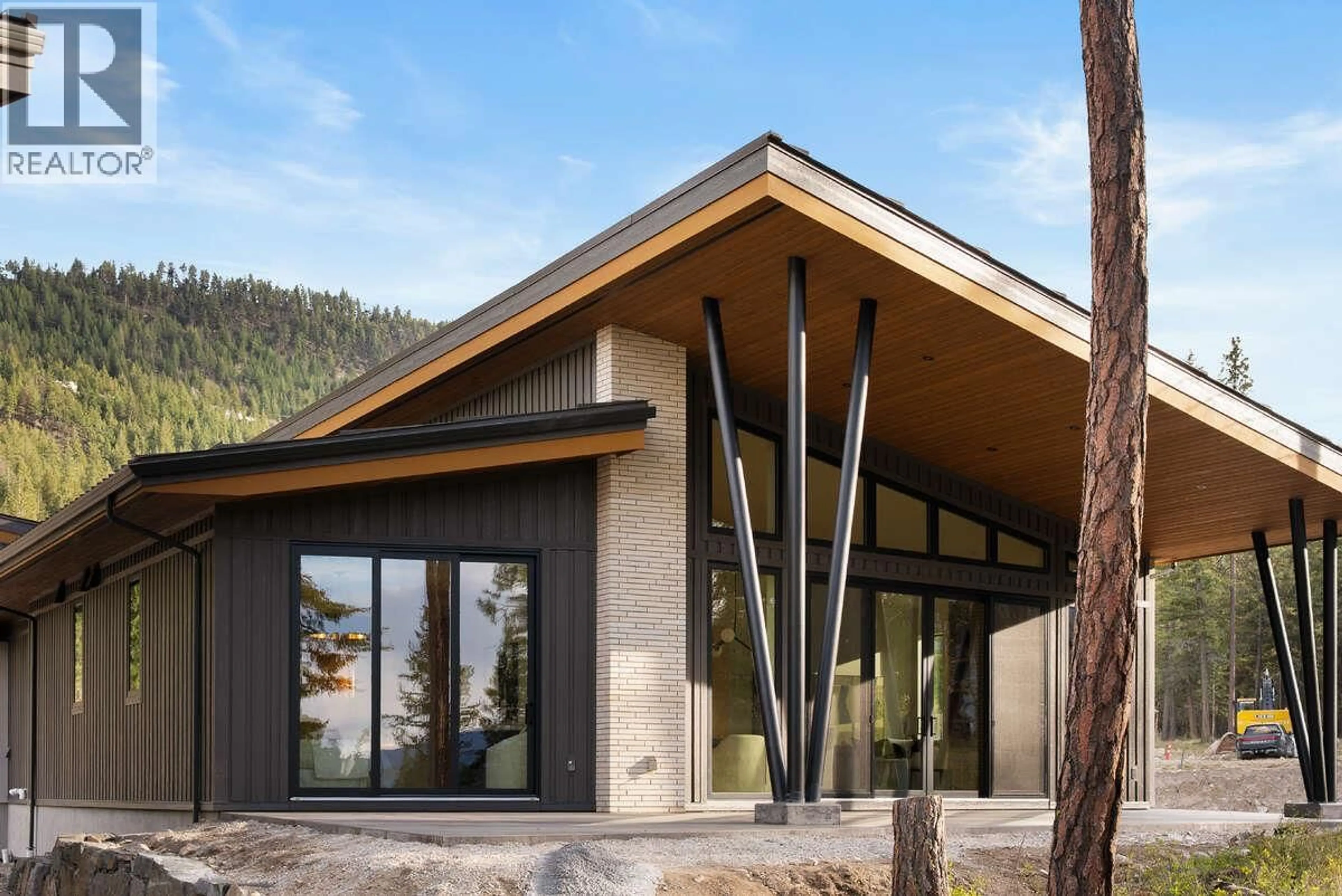 Unknown for 818 PREDATOR RIDGE DRIVE, Vernon British Columbia V1H1G4