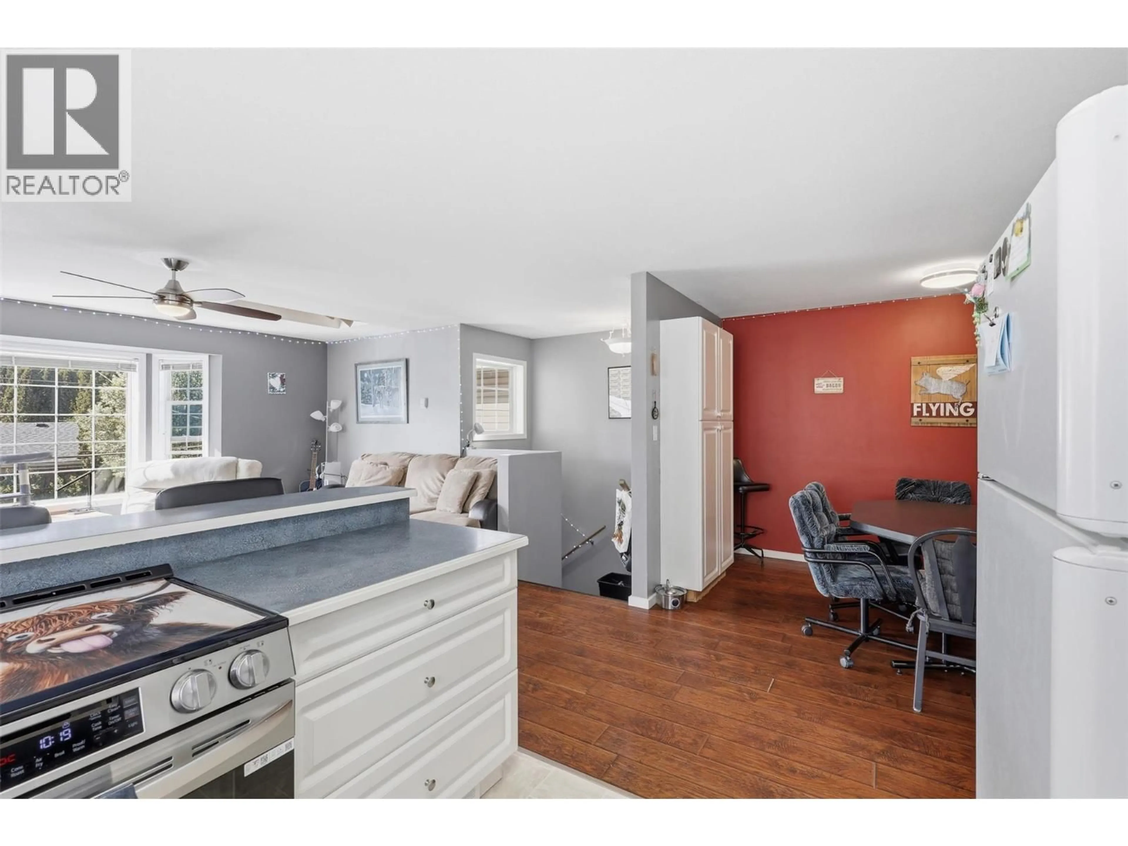 Open concept kitchen, unknown for 249 JUNIPER AVENUE, Kamloops British Columbia V2B1H8