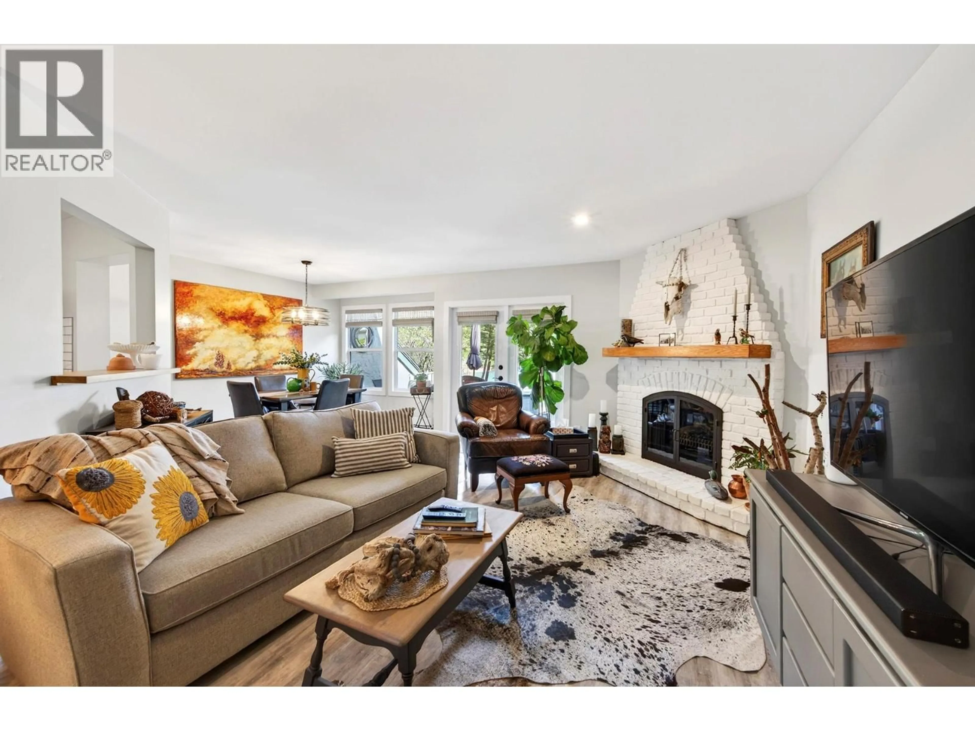 Living room with furniture, unknown for 25 - 1801 PAUL LAKE ROAD, Kamloops British Columbia V2H1N7