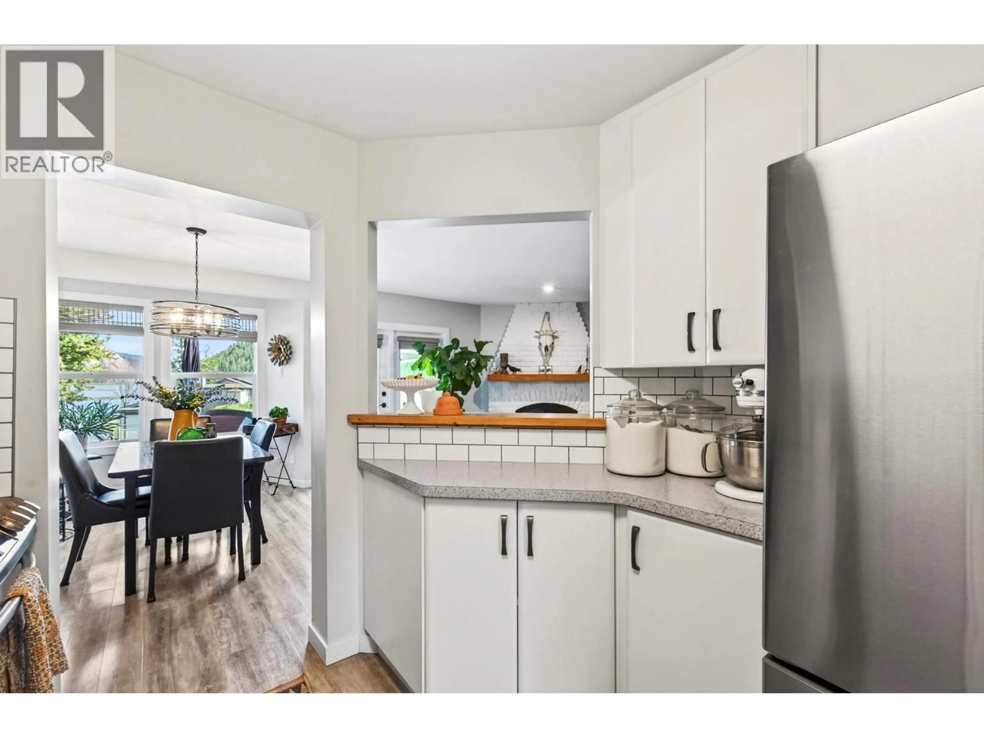 Open concept kitchen, ceramic/tile floor for 25 - 1801 PAUL LAKE ROAD, Kamloops British Columbia V2H1N7