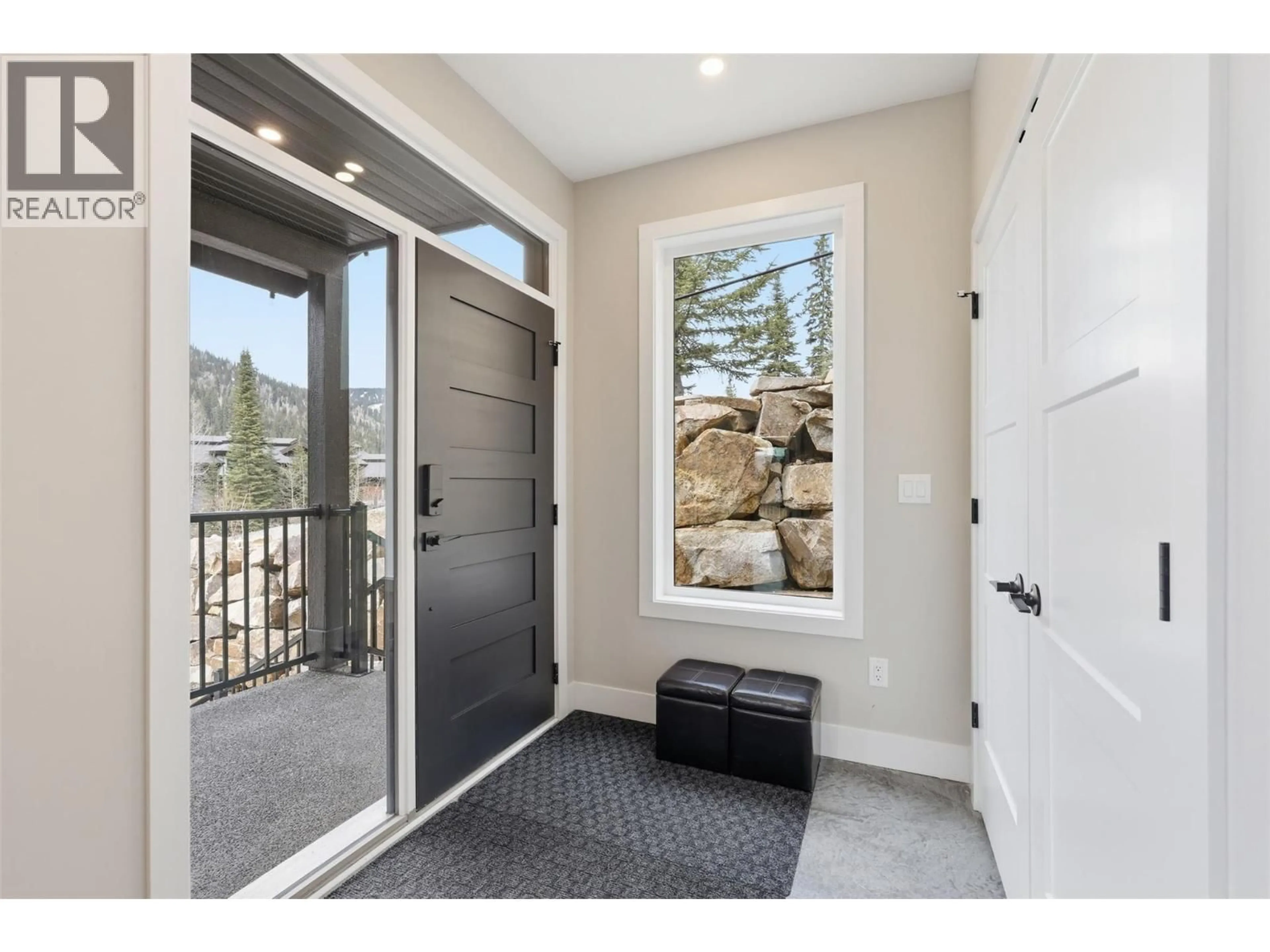 Indoor entryway for 2533 MOUNTAIN VIEW DRIVE, Sun Peaks British Columbia V0E5N0
