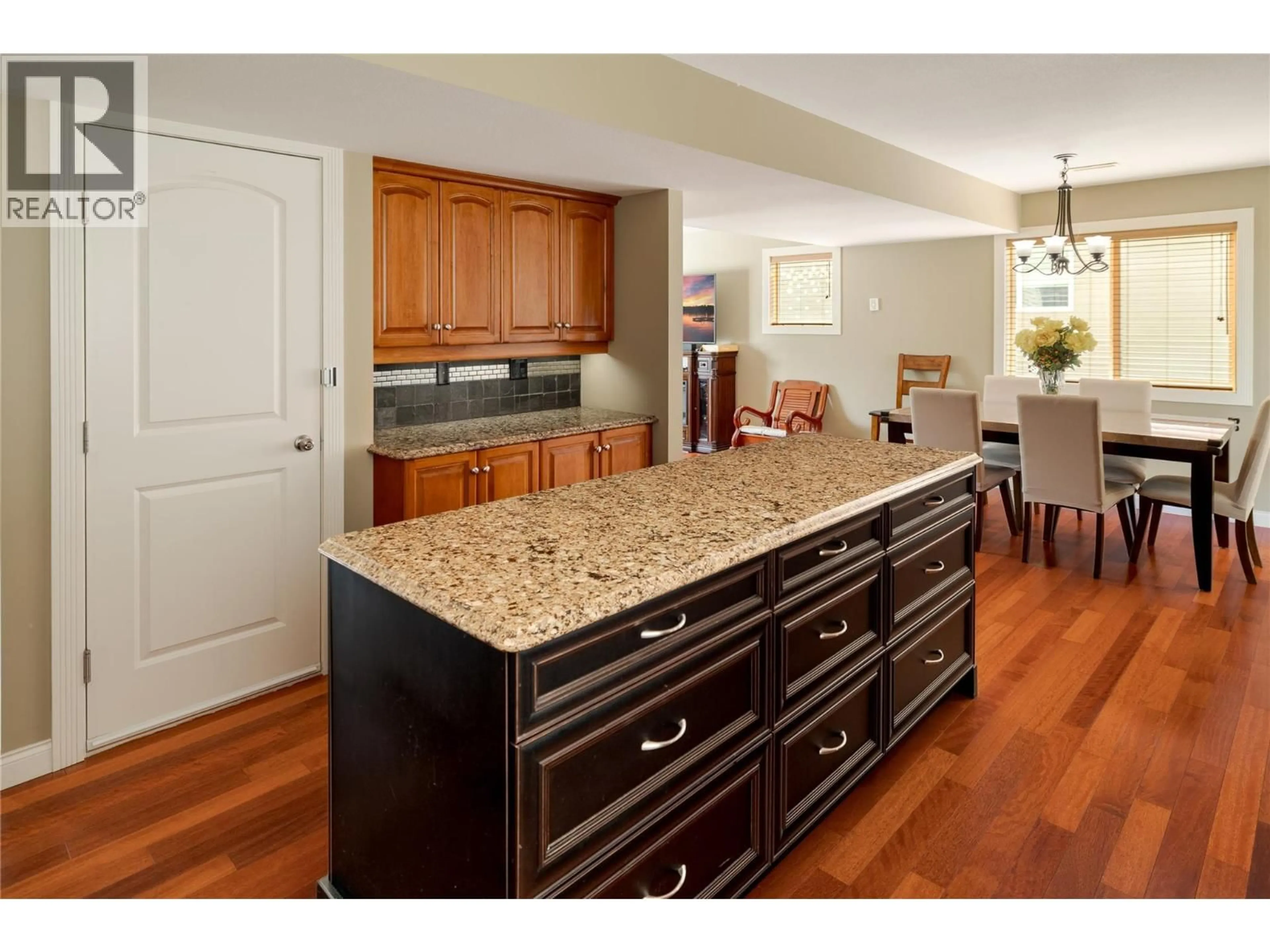 Open concept kitchen, unknown for 940 MAYFAIR ROAD, Kelowna British Columbia V1X5G8