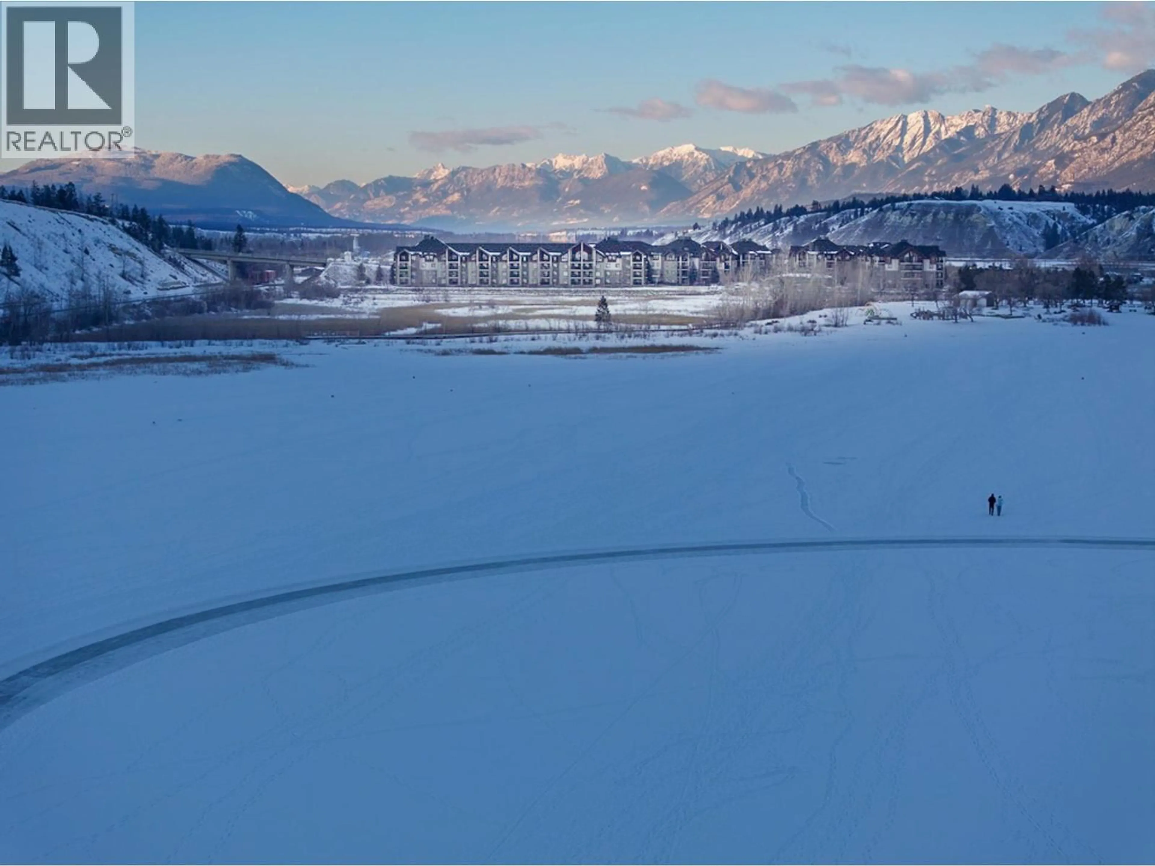 Blurry image for 2104 - 205 THIRD AVENUE, Invermere British Columbia V0A1K7