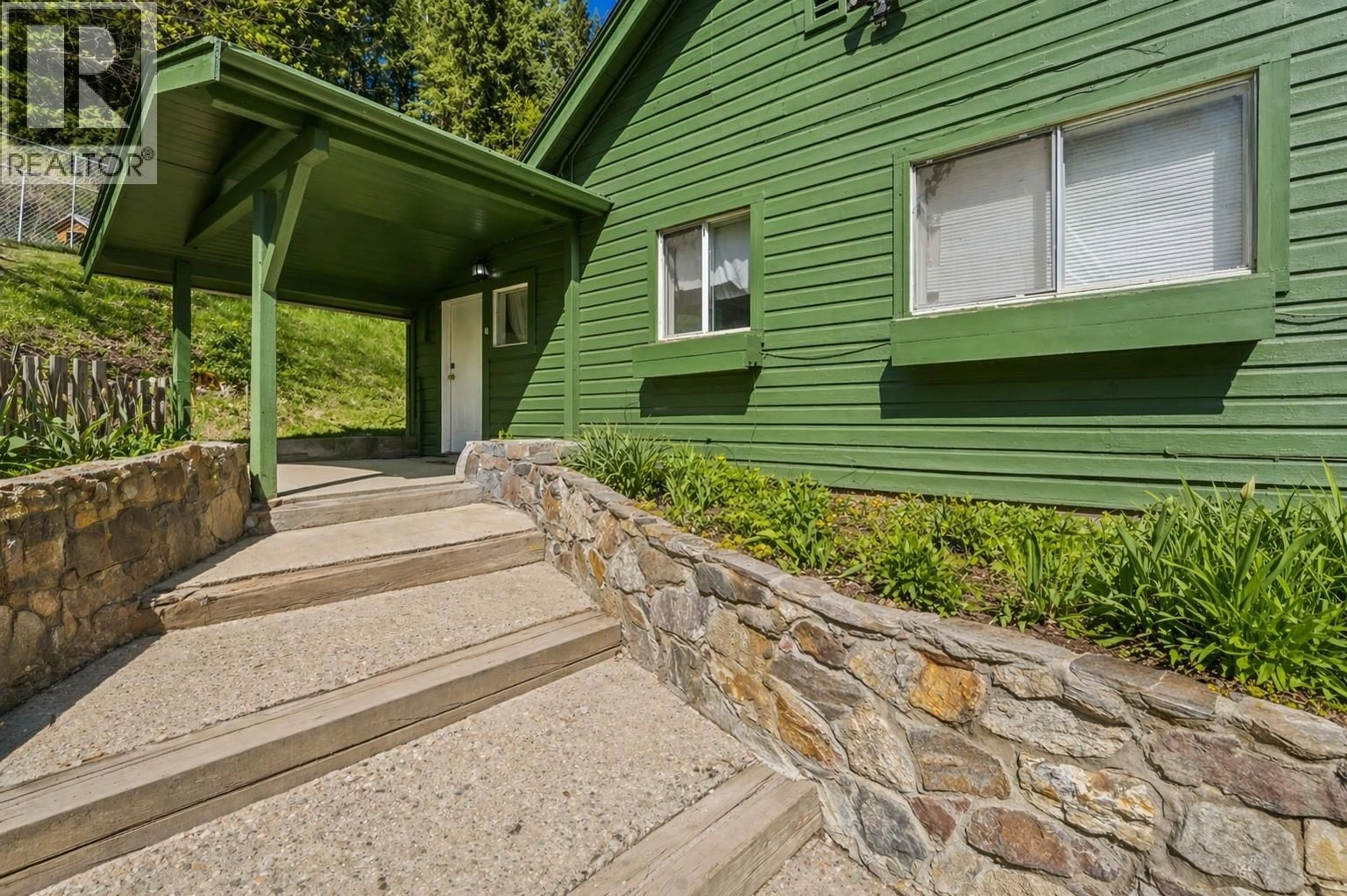 Patio, street for 104 GEORGE STREET, Enderby British Columbia V0E1V0