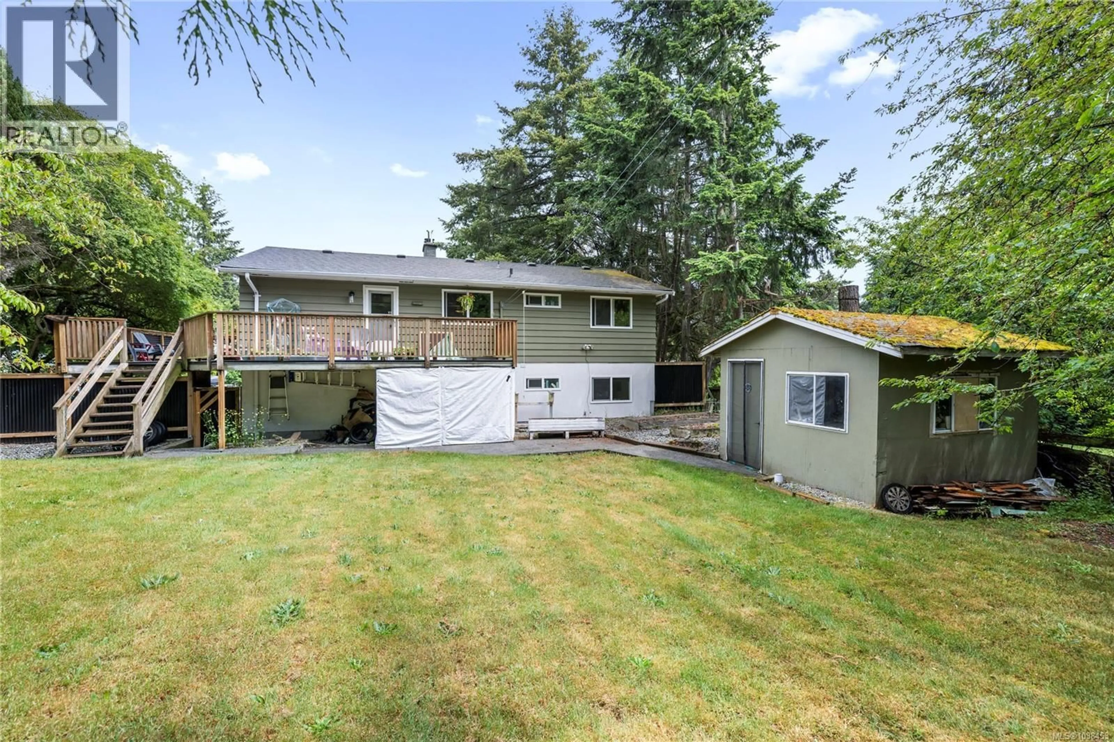 A pic from outside/outdoor area/front of a property/back of a property/a pic from drone, mountain view for 3211 UPLANDS DRIVE, Nanaimo British Columbia V9T2T2